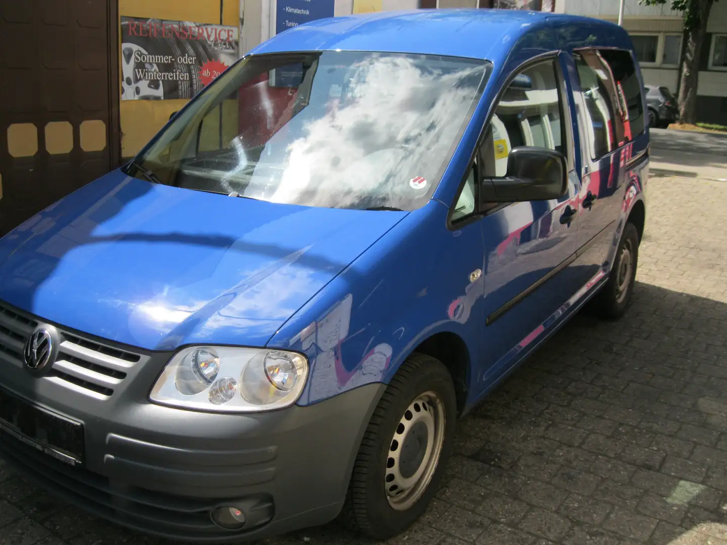 Volkswagen Caddy 2.0 EcoFuel Blau - 1
