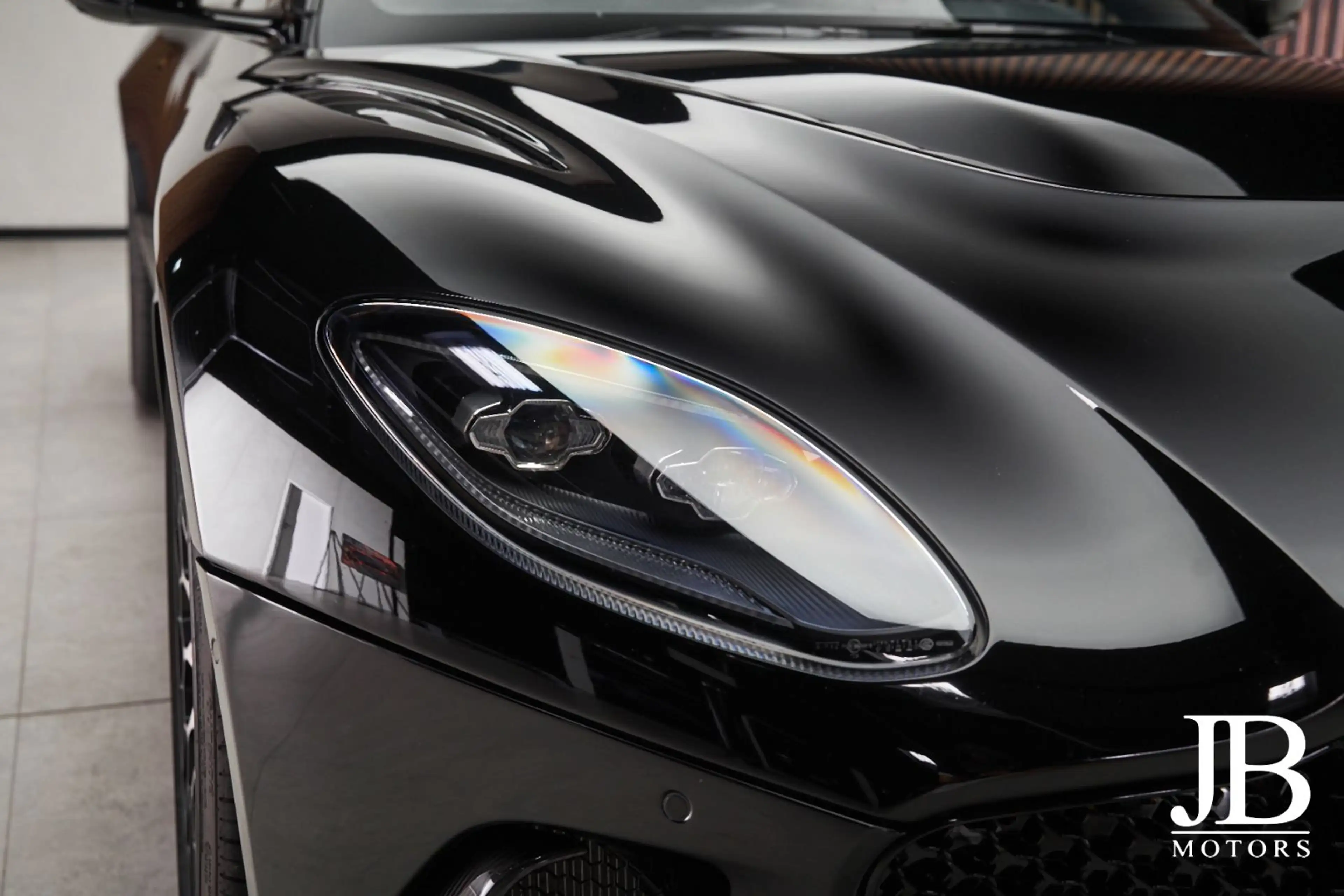 Aston Martin DBS V12 770 Ultimate Carbon Performance Seats — photo 8