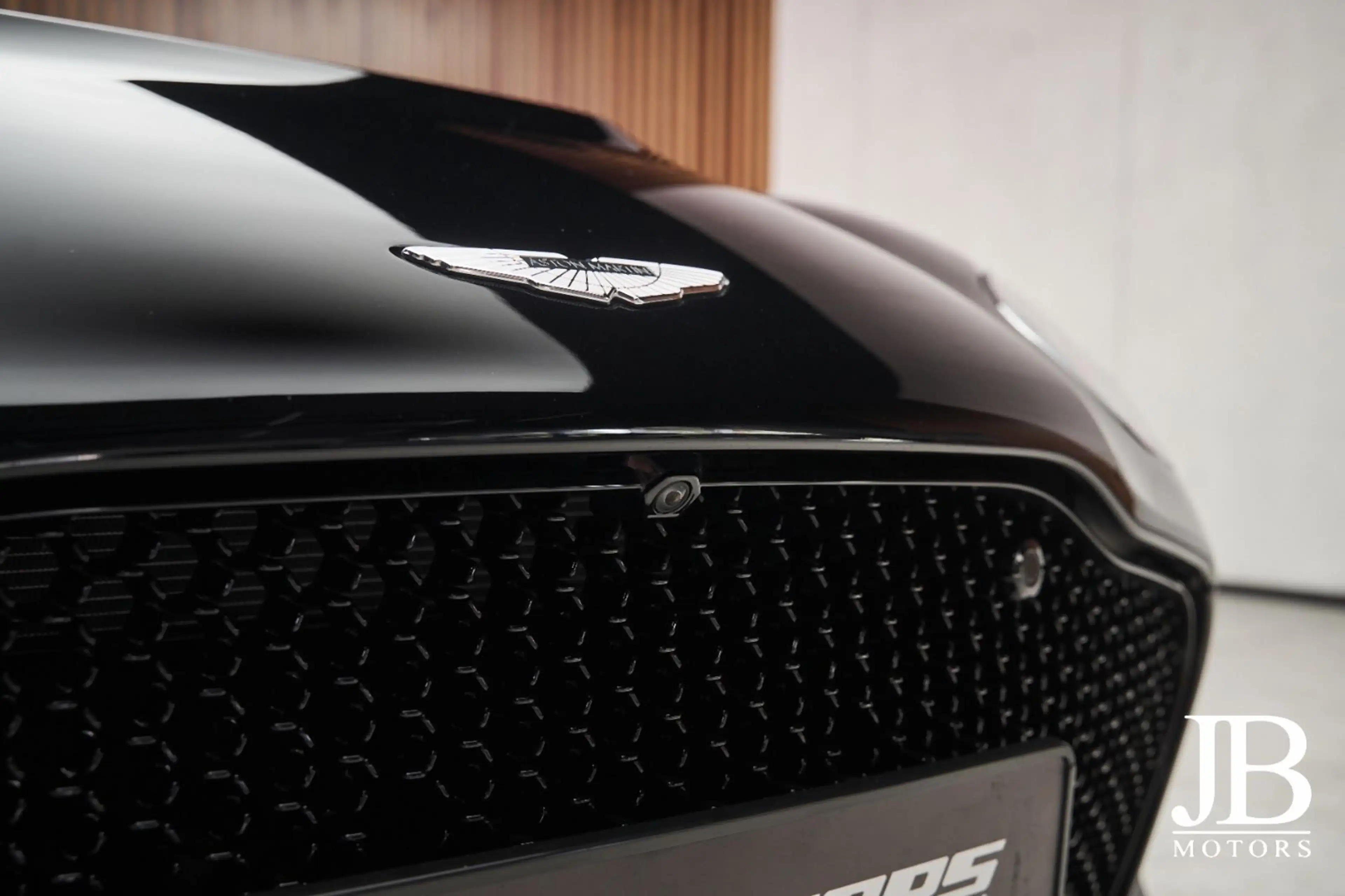 Aston Martin DBS V12 770 Ultimate Carbon Performance Seats — photo 11