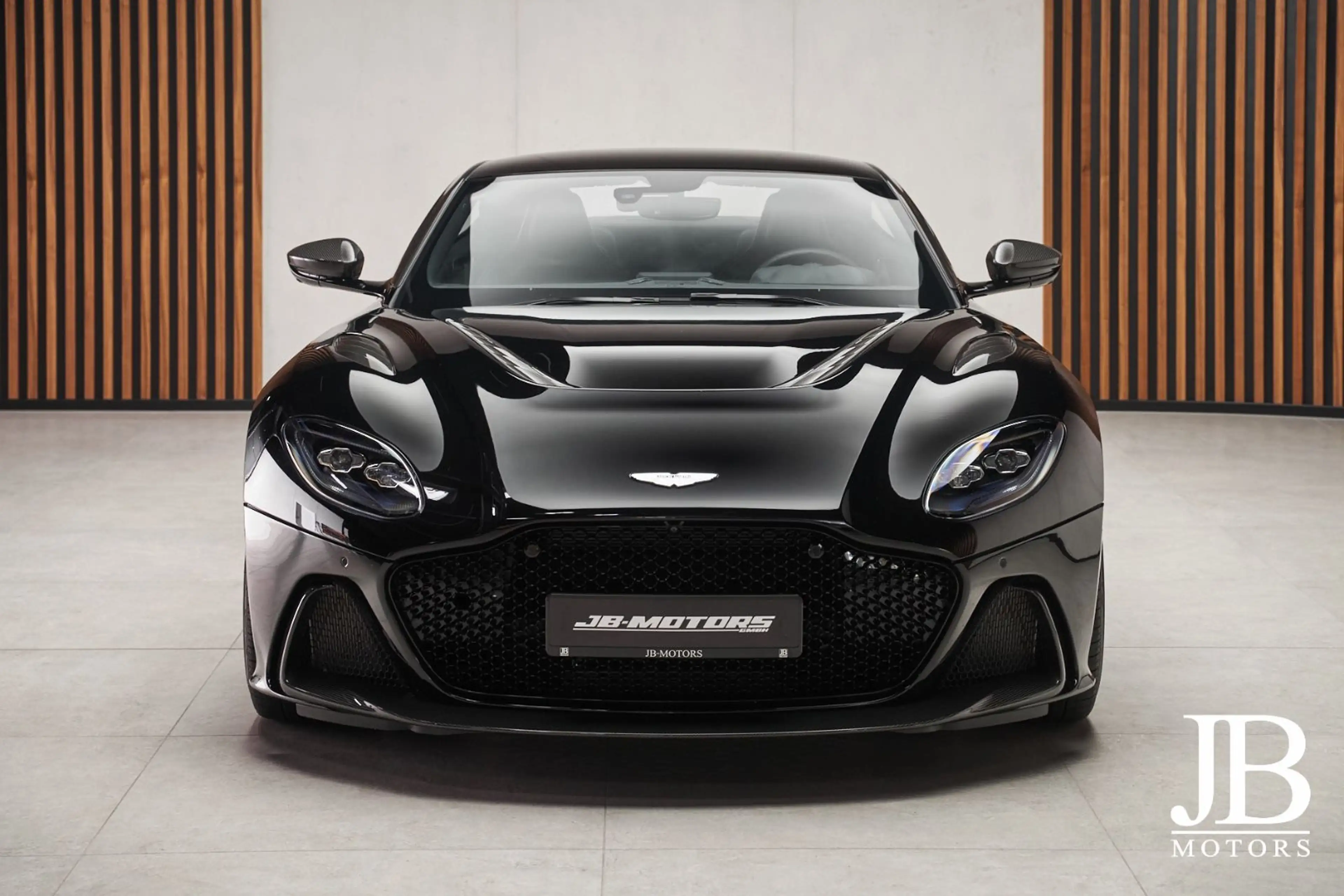 Aston Martin DBS V12 770 Ultimate Carbon Performance Seats — photo 4