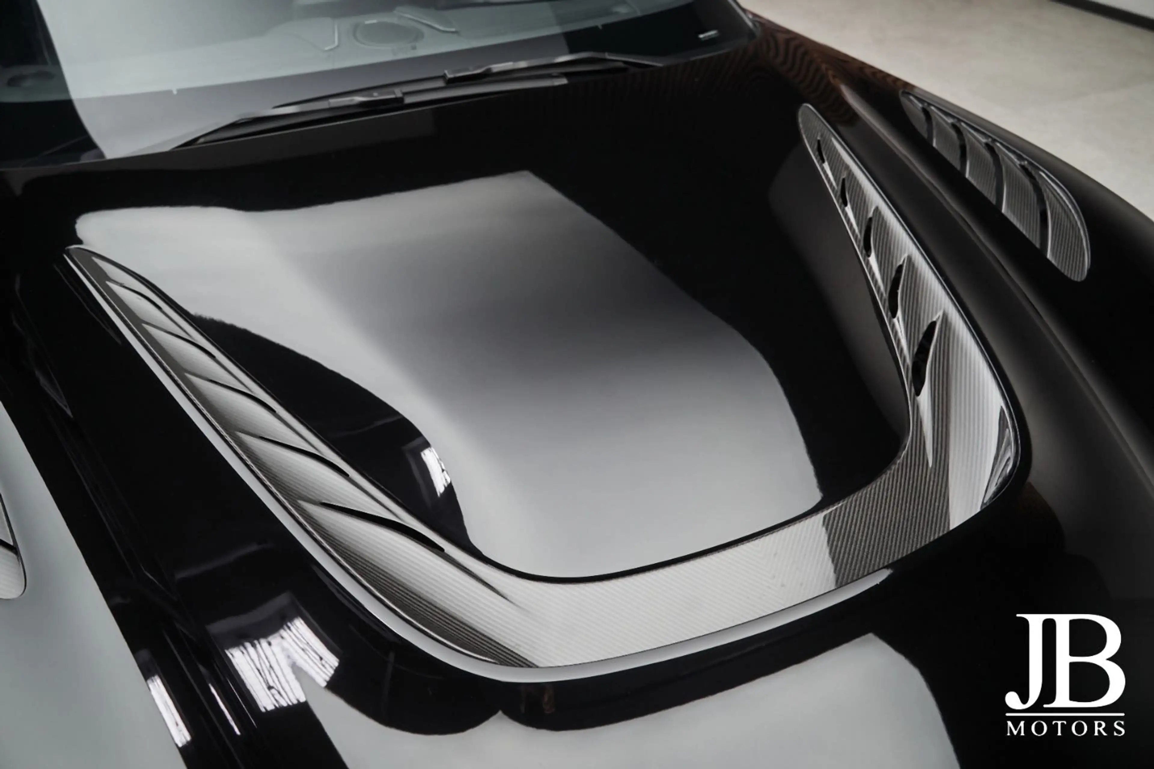 Aston Martin DBS V12 770 Ultimate Carbon Performance Seats — photo 10