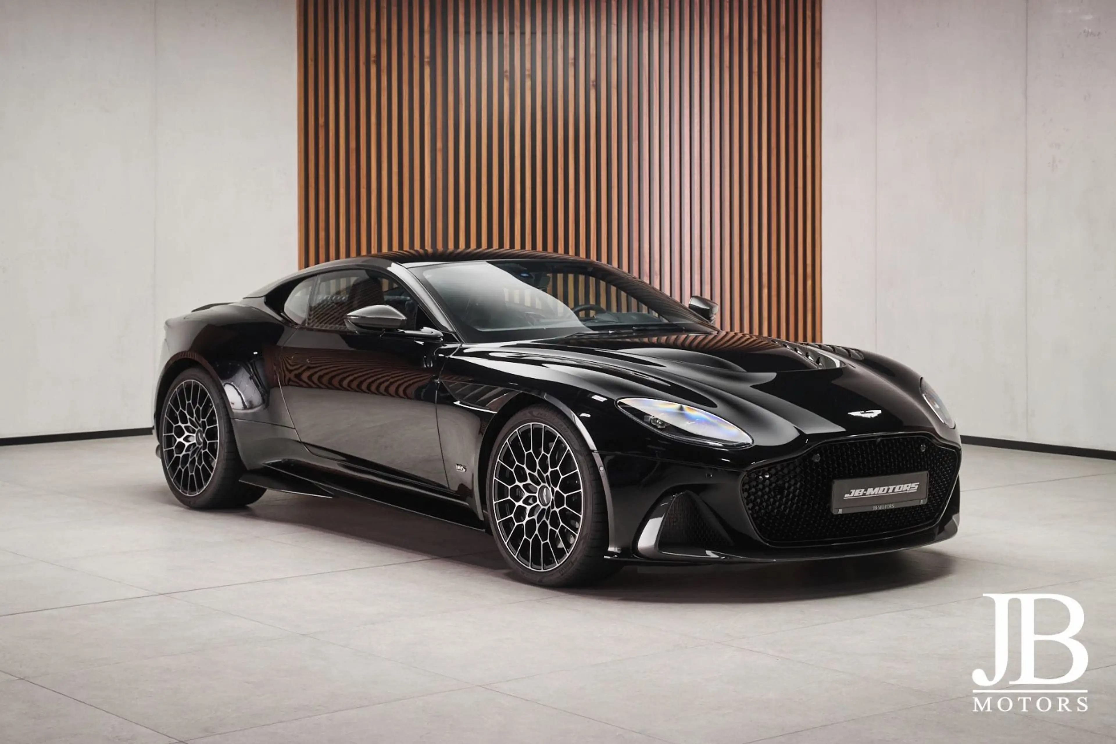 Aston Martin DBS V12 770 Ultimate Carbon Performance Seats — photo 5