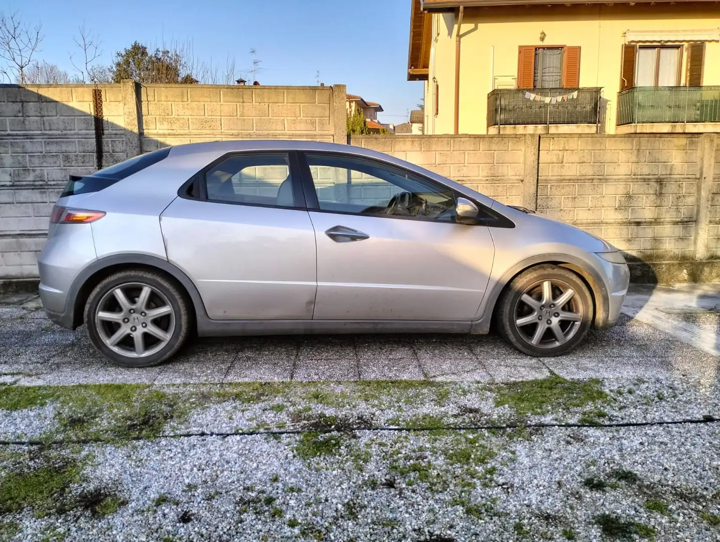 Honda Civic Civic+VIII+2006+5p+2.2+i-ctdi+Elegance dpf srebrna - 2