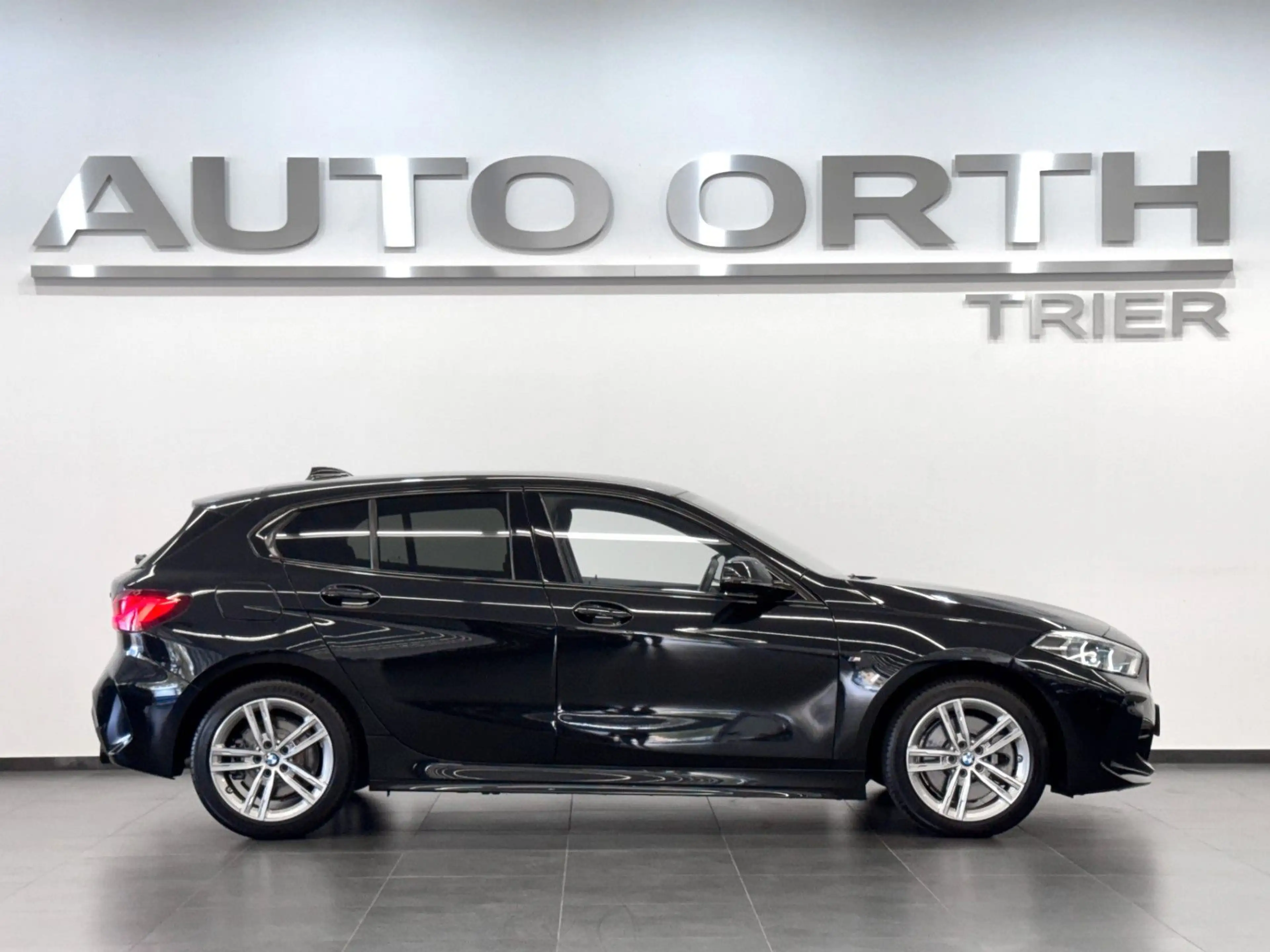 BMW 120 i SP-AUT. M-SPORT LC-PROF ACC KAMERA DR.A h/k — photo 7