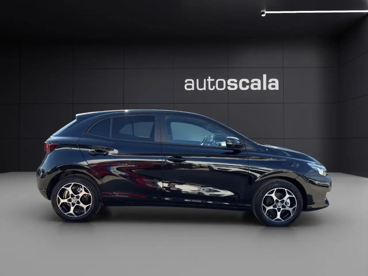 MG MG3 1.5 Hybrid+ Luxury 6