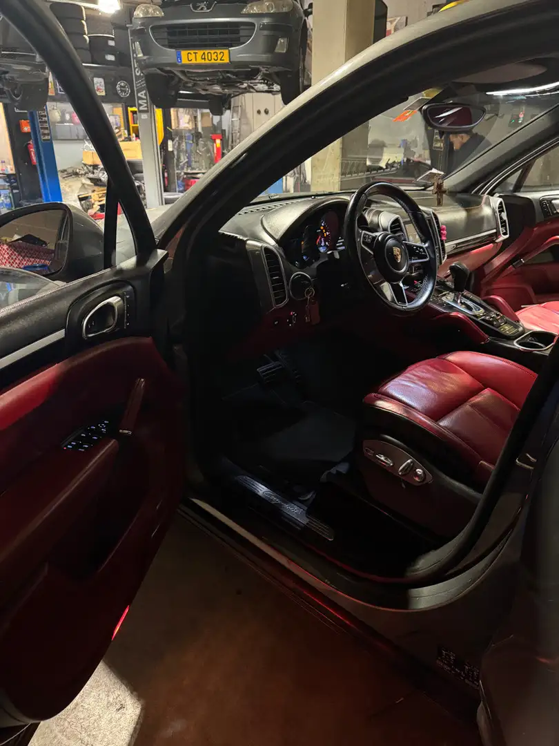 Porsche Cayenne Diesel Tiptronic S - 2