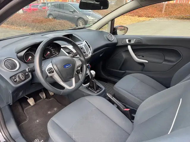 Ford Fiesta view 12