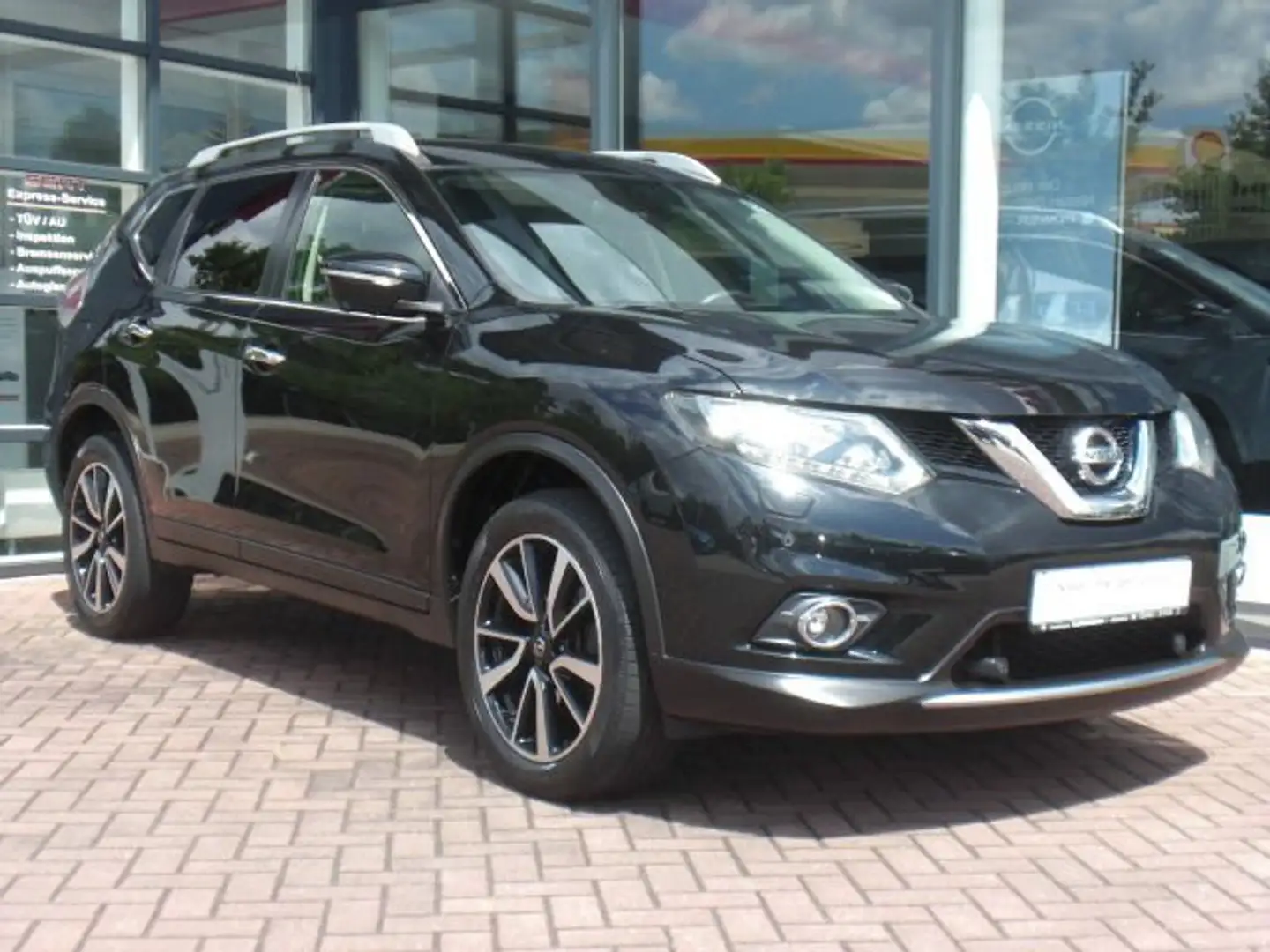 Nissan X-Trail 2.0 dCi N-Connecta 4x4 PDC SHZ 4xKAMERA WKR Schwarz - 2