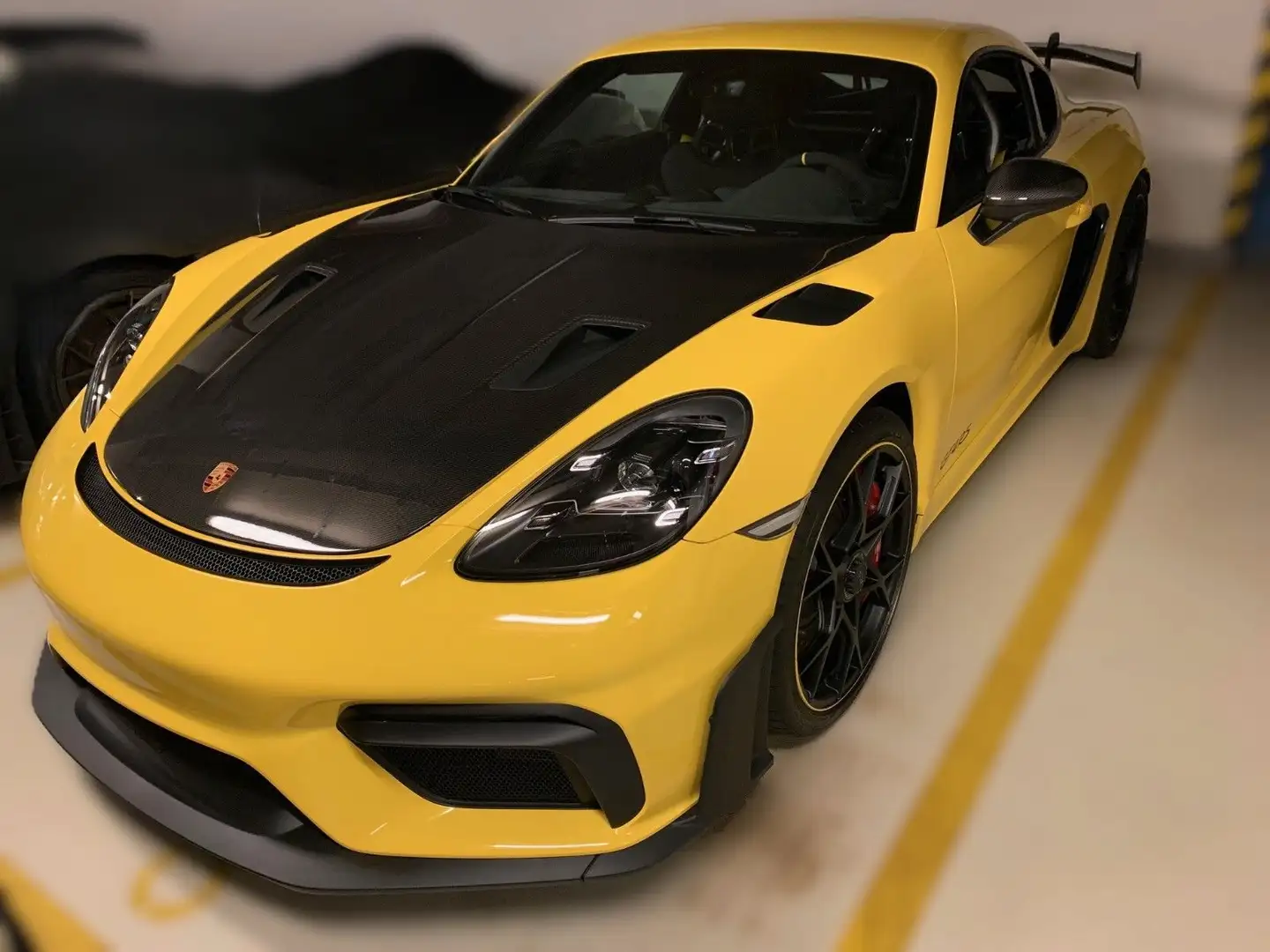 Porsche Cayman 718 Cayman GT4 RS/gelb-sw/Weissach/Lift/20 Žlutá - 1