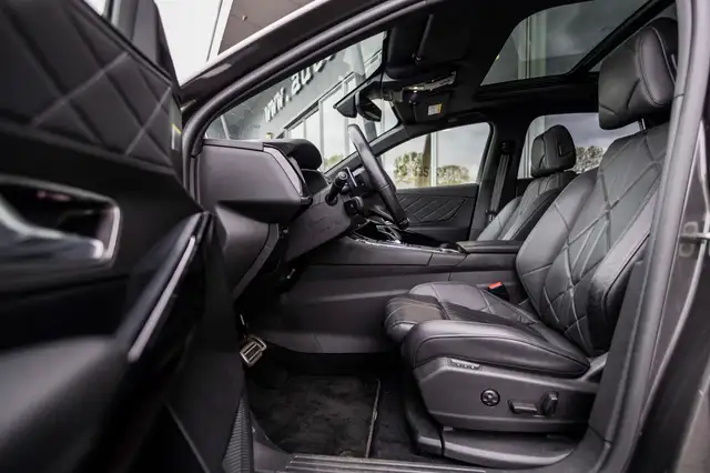 DS Automobiles DS 7 Crossback view 9