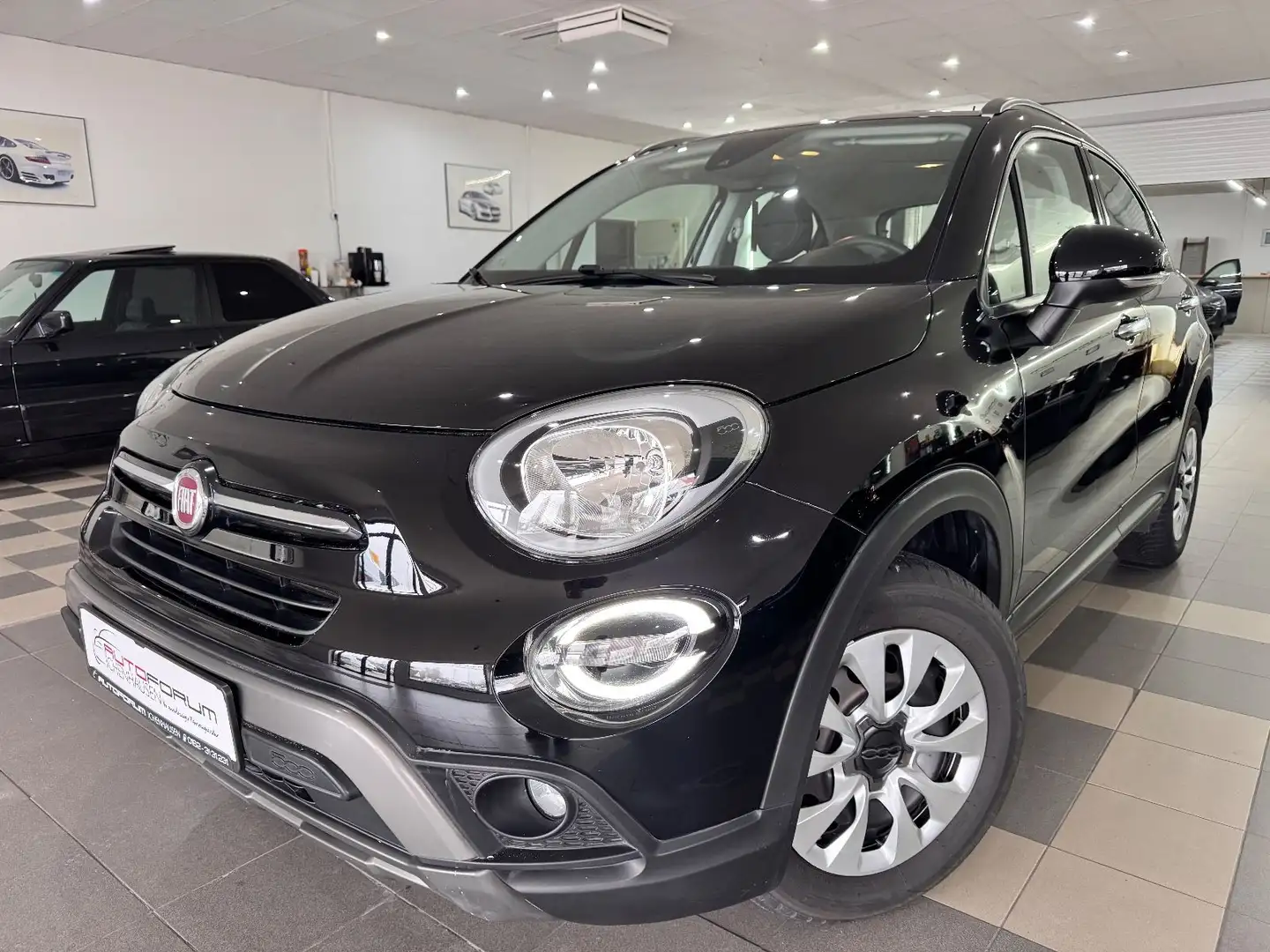 Fiat 500X Cross 1.3 Aut. Schwarz - 1