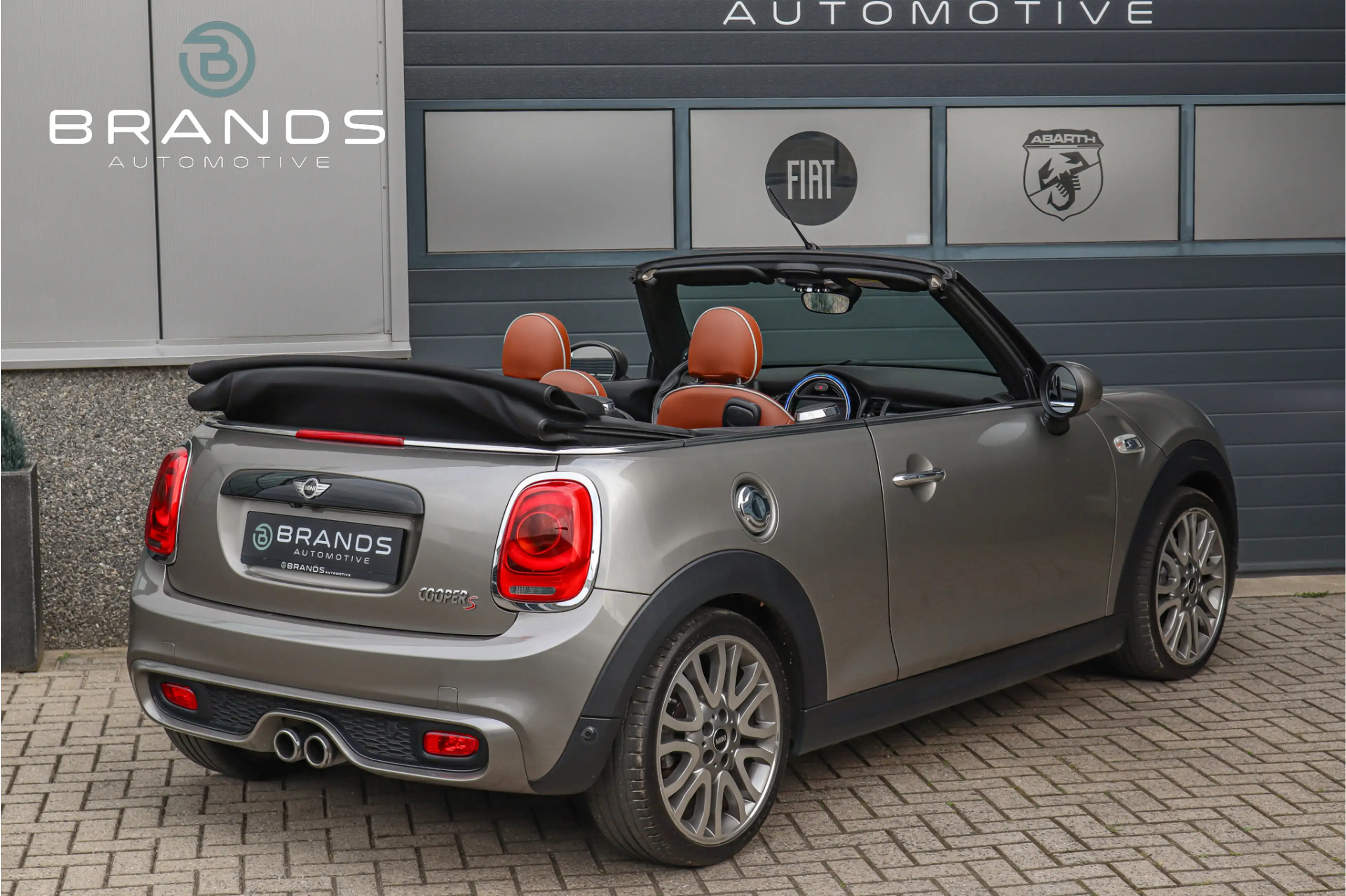 MINI Cooper S Cabrio 2.0 Chili Navi Climate H&K Audio Camera — photo 2