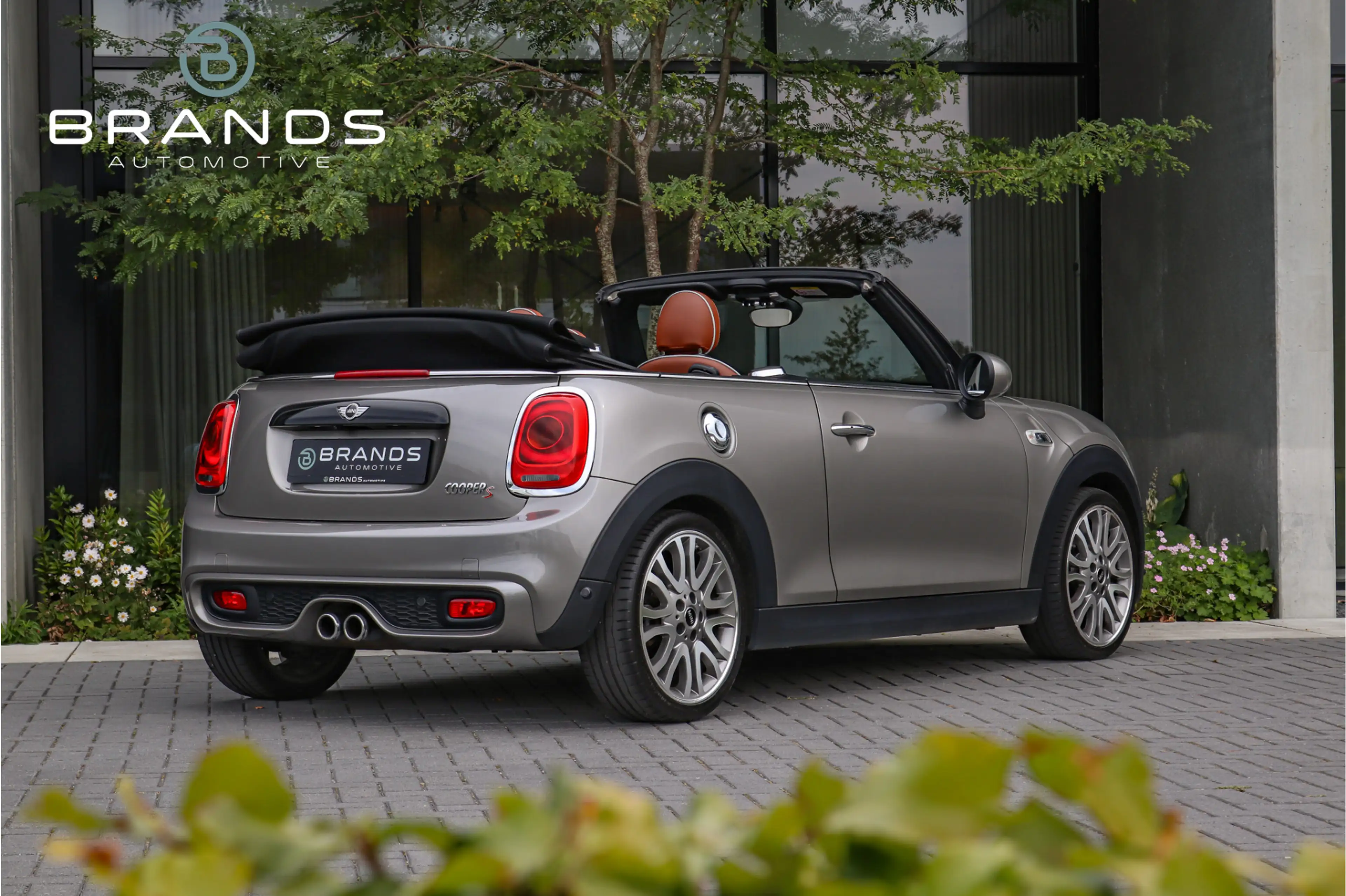 MINI Cooper S Cabrio 2.0 Chili Navi Climate H&K Audio Camera — photo 4