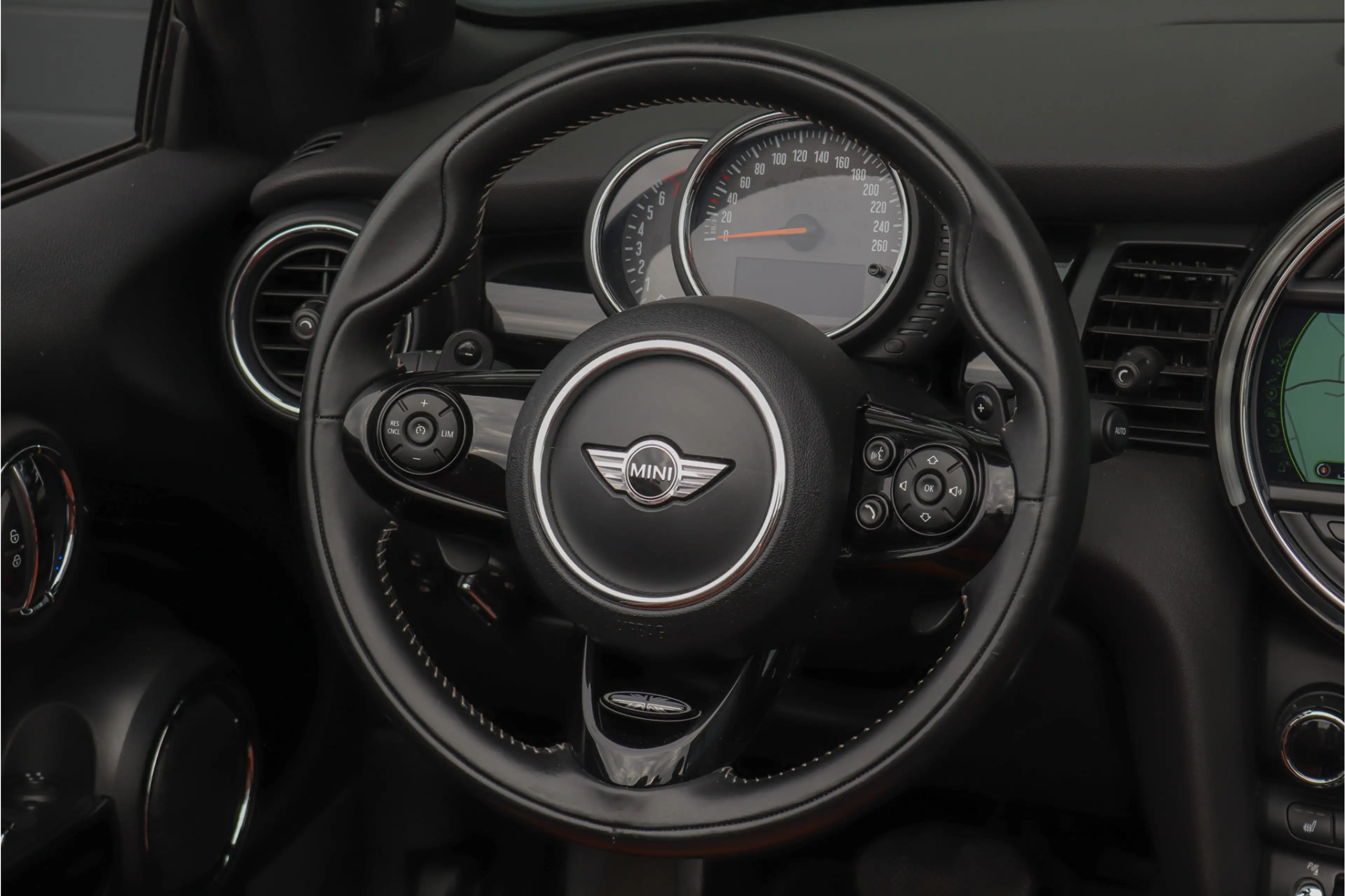 MINI Cooper S Cabrio 2.0 Chili Navi Climate H&K Audio Camera — photo 13