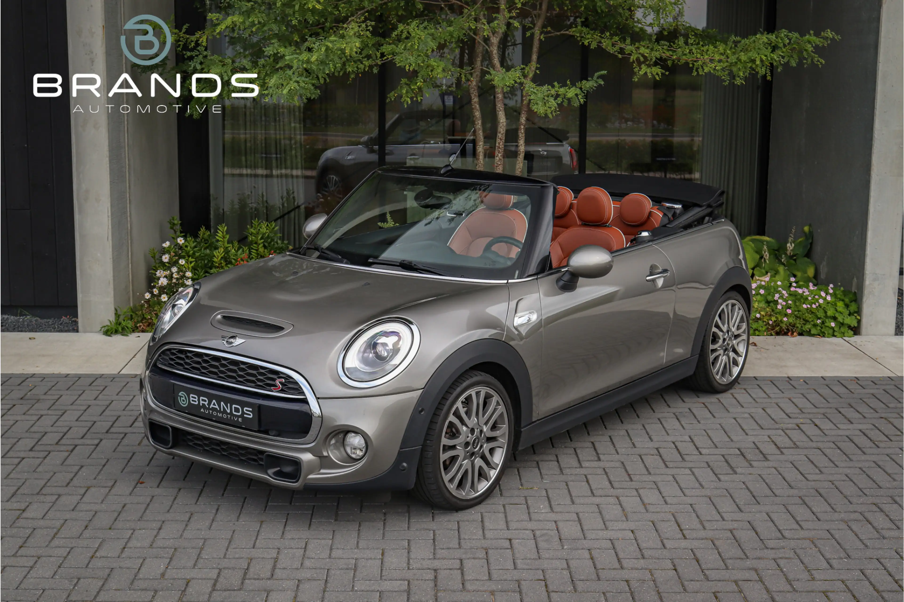MINI Cooper S Cabrio 2.0 Chili Navi Climate H&K Audio Camera — photo 3