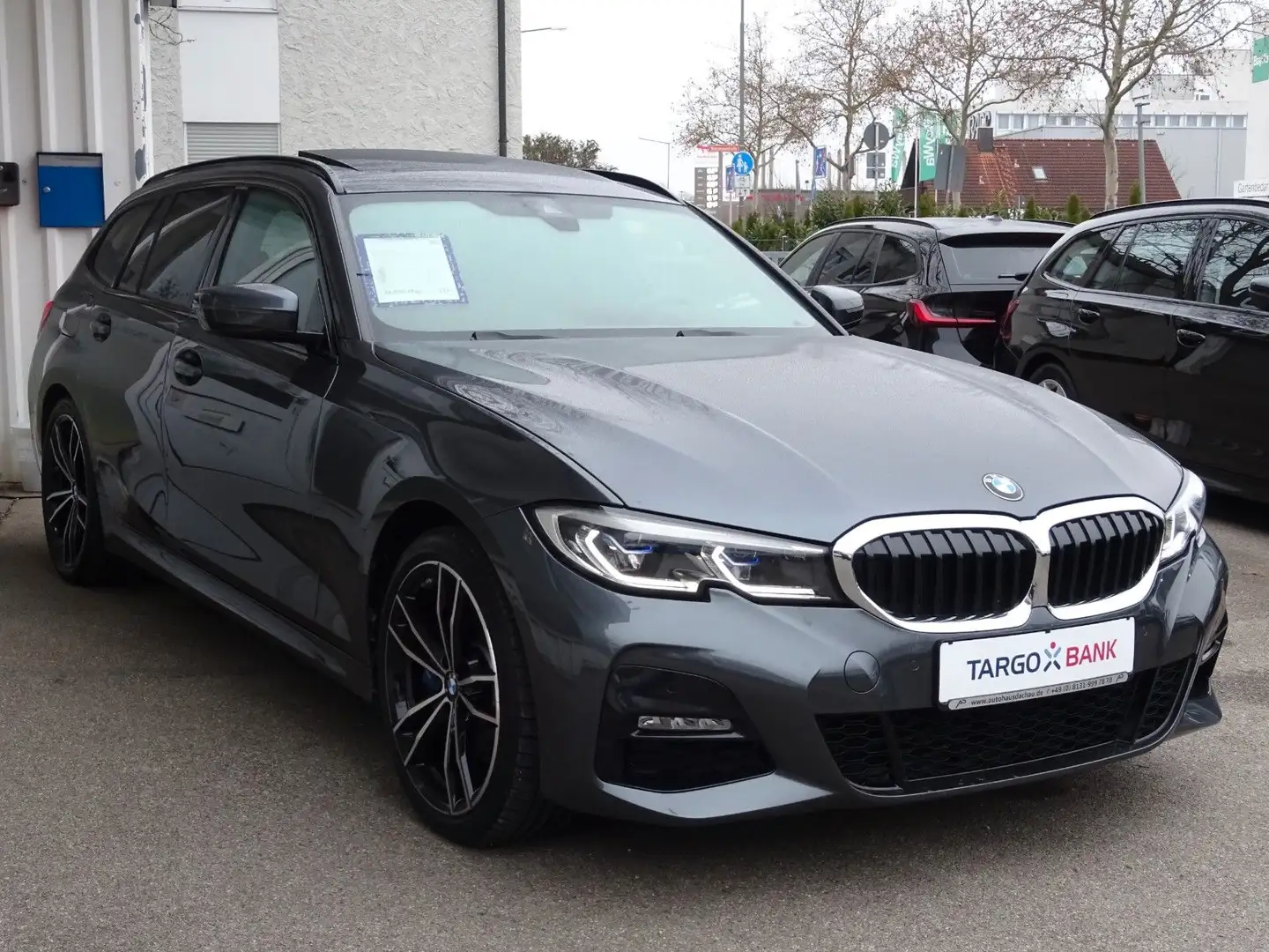 BMW 330 d Touring xDrive Aut M Sportpaket Navi Laser Grijs - 1