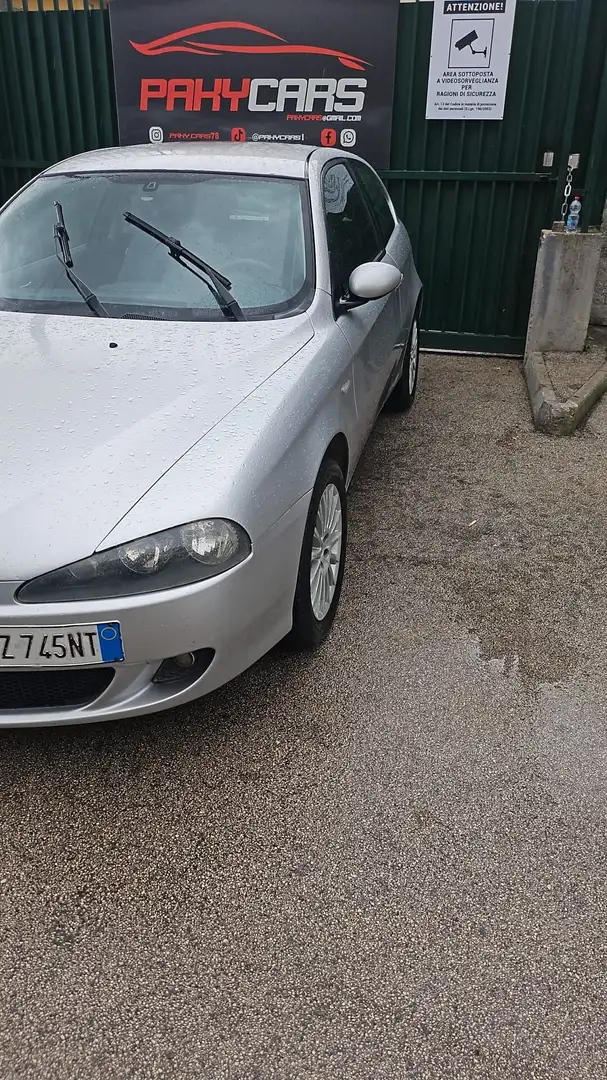 Alfa Romeo 147 1.9 JTD M-JET 16V 3 porte Exclusive Grau - 2