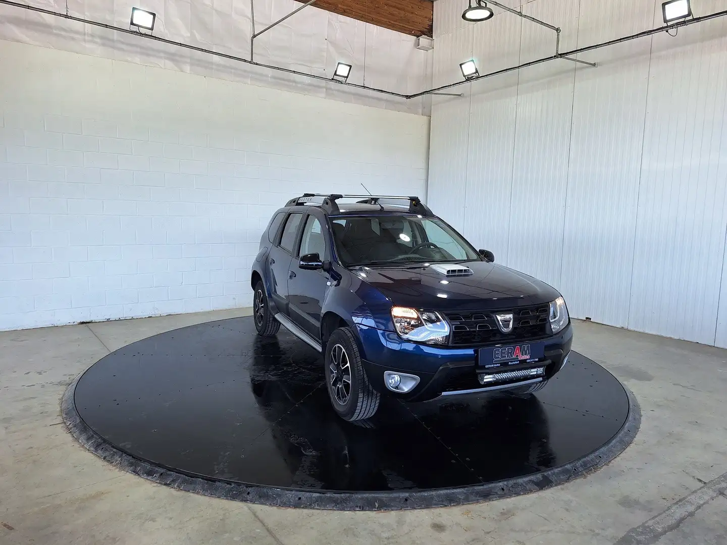 Dacia Duster essence, attache amovible, cuir, 1 an garantie Blau - 1