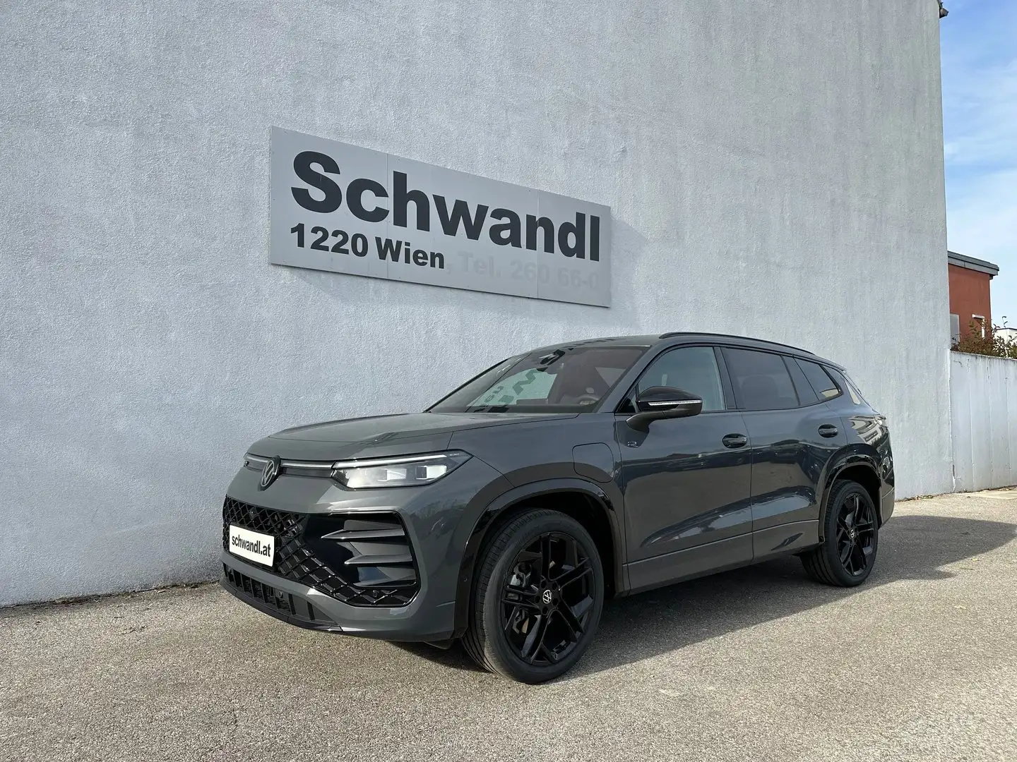 Volkswagen Tayron Sport eHybrid DSG 150kW Grau - 2