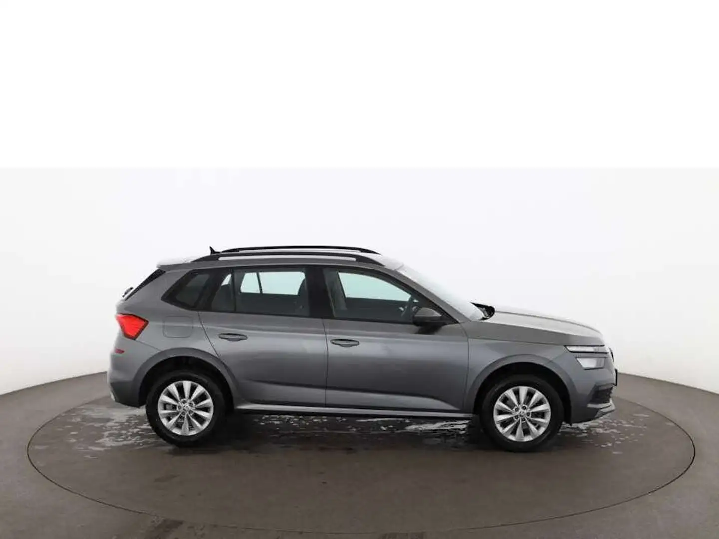 Skoda Kamiq 1.0 TSI Ambition LED ASSIST R-CAM SITZHZG Gris - 2