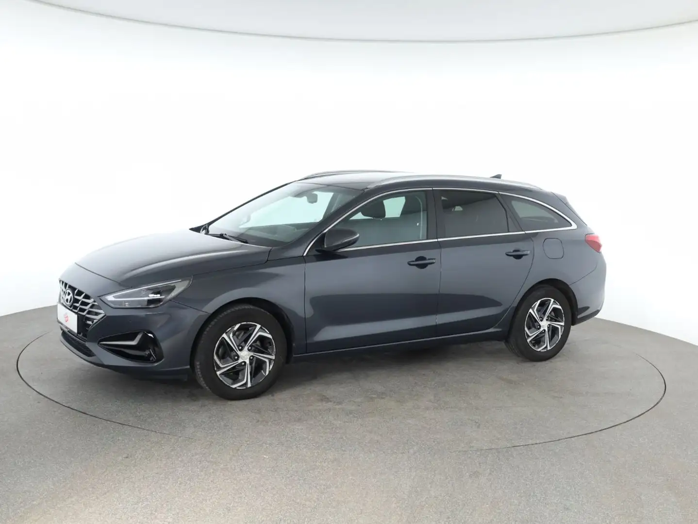 Hyundai i30 cw 1.5i LED+NAVI+ASSIST+LENKRDHZG+TEMP+RFK Schwarz - 2