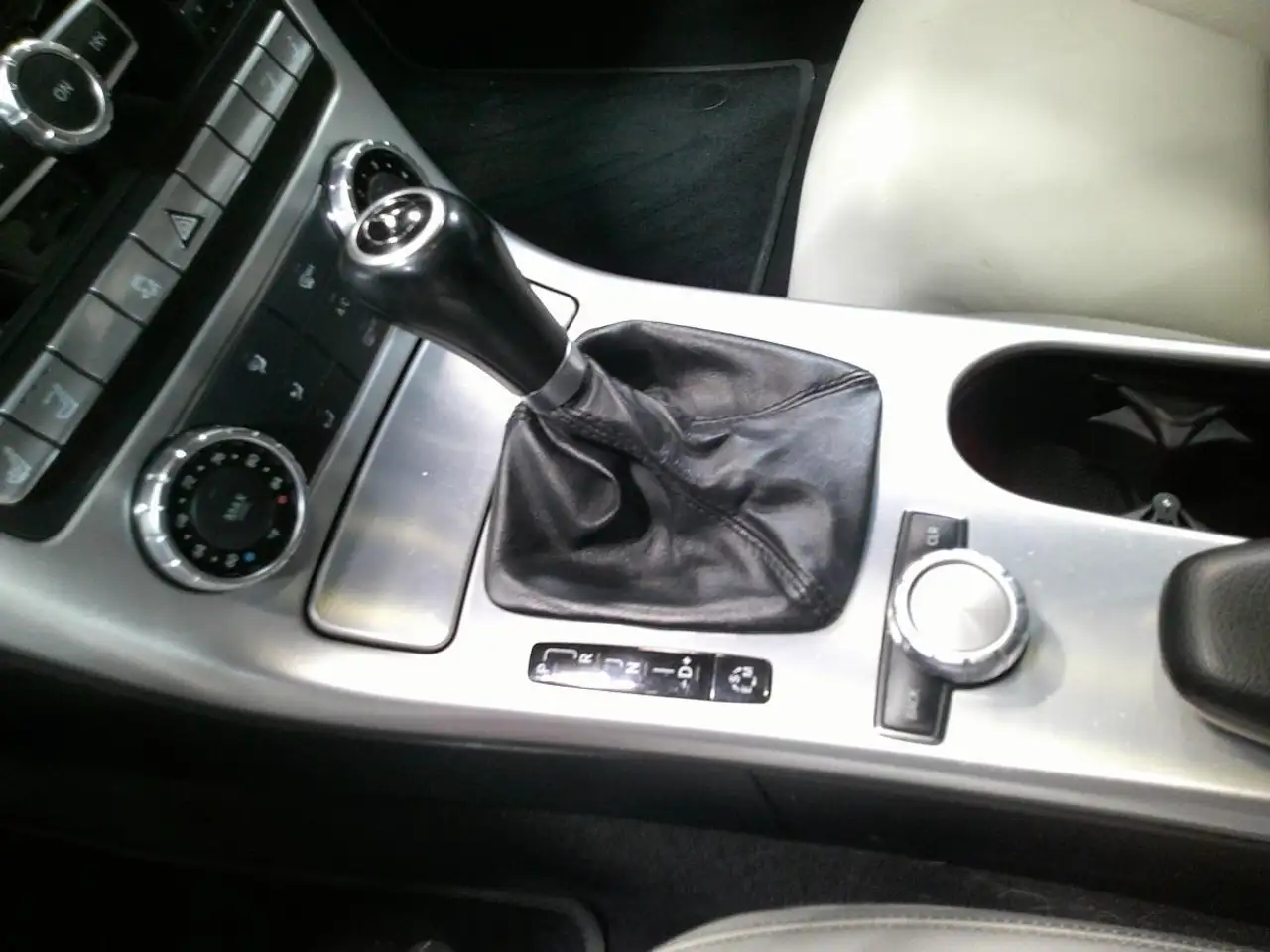 Mercedes-Benz SLK снимка Mercedes-Benz SLK