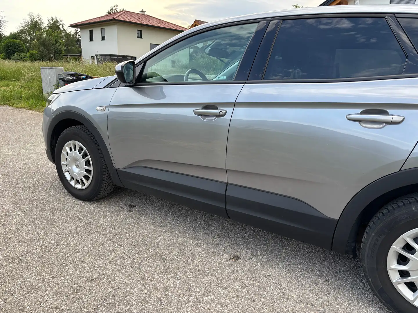 Opel Grandland X Grandland X 1,2 Turbo Direct Injection Edition Start/Stop Edition Grau - 1