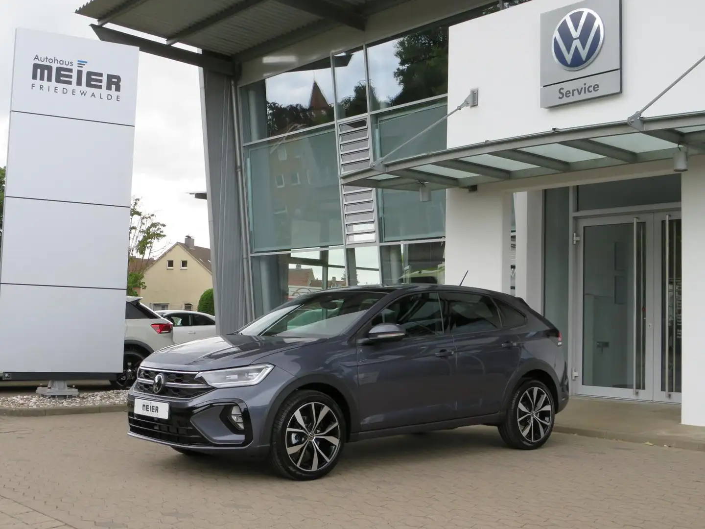 Volkswagen Taigo 1.5 TSI DSG R-Line Panorama Kamera Matrix Grigio - 2