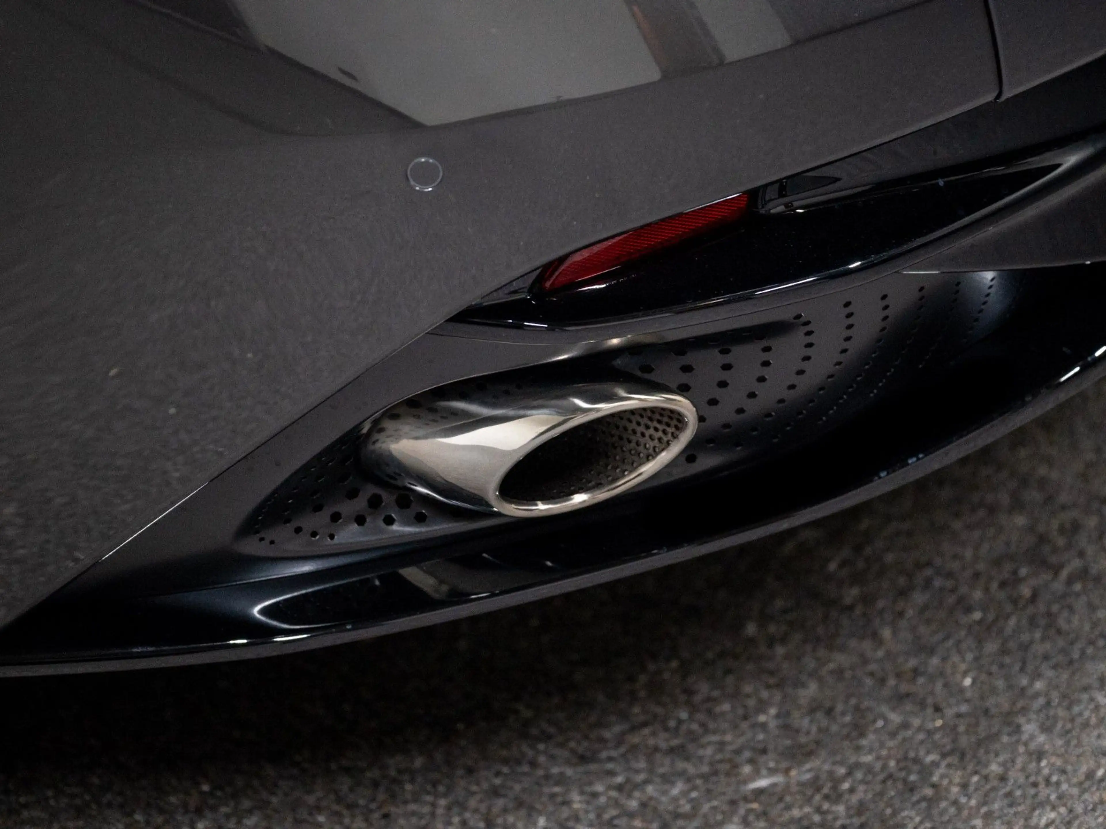 Aston Martin DB11 4.0 V8*9.564 km *INSPEKTION NEU*B&O*360* — photo 14