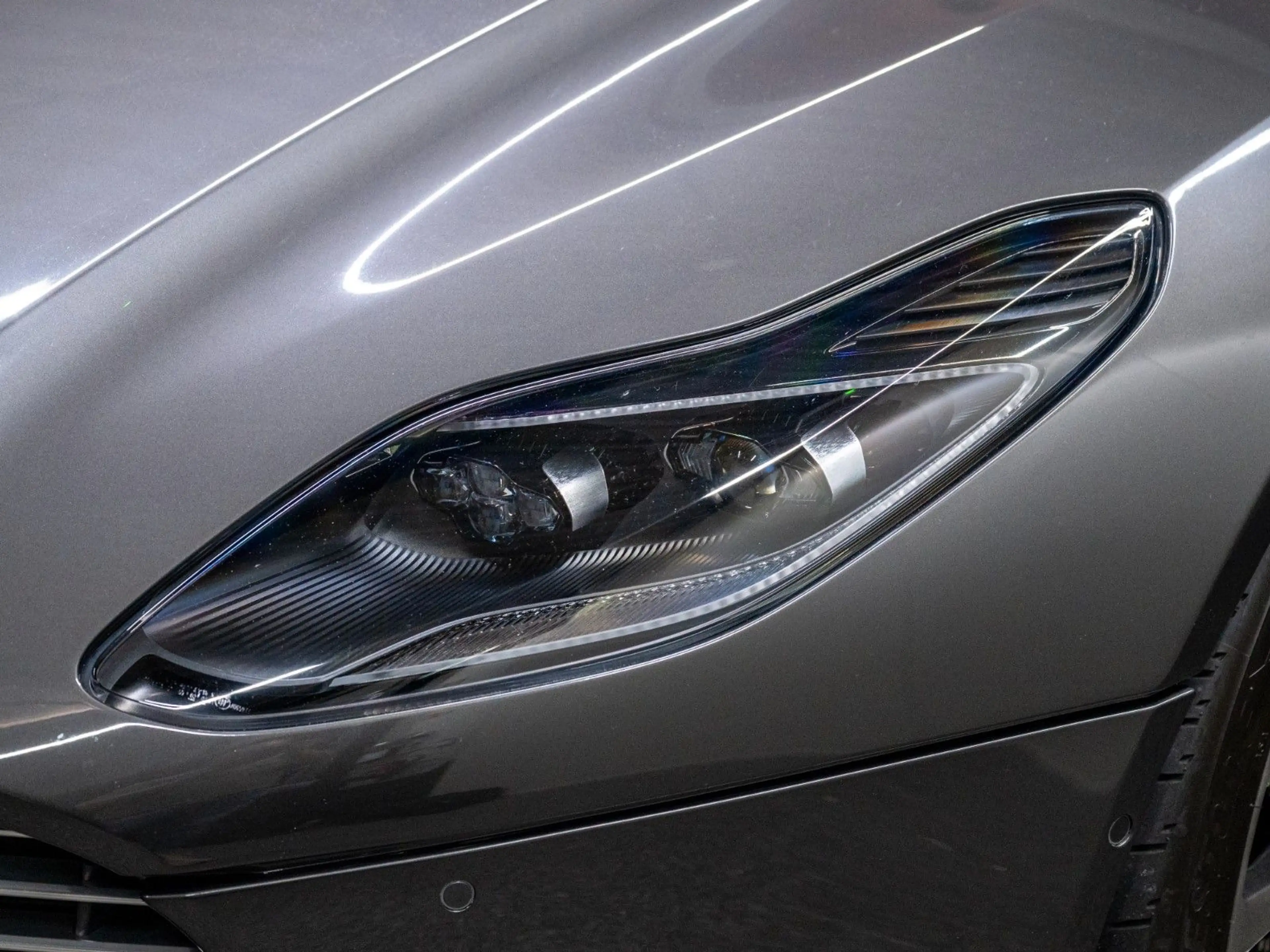 Aston Martin DB11 4.0 V8*9.564 km *INSPEKTION NEU*B&O*360* — photo 9