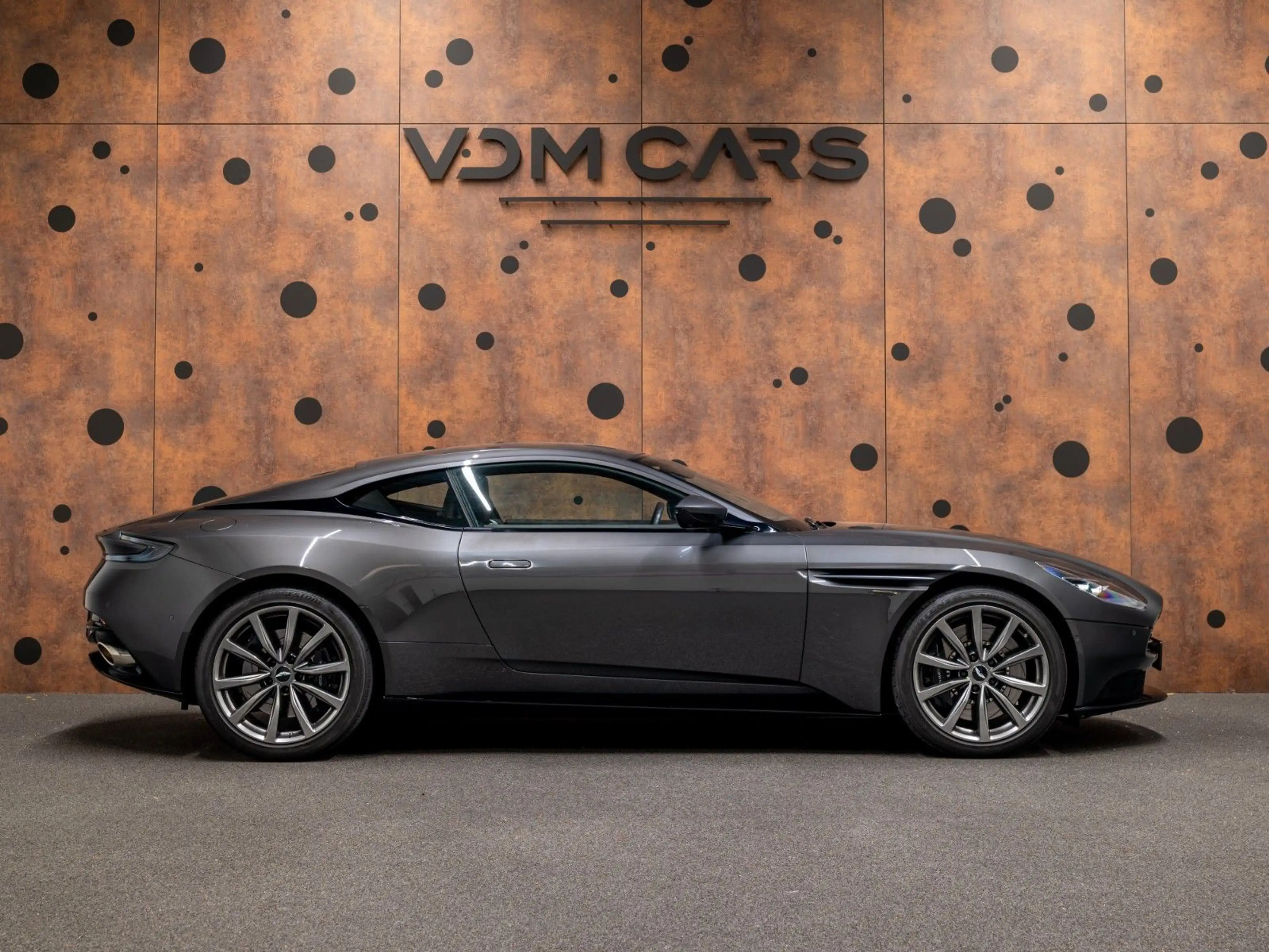 Aston Martin DB11 4.0 V8*9.564 km *INSPEKTION NEU*B&O*360* — photo 6