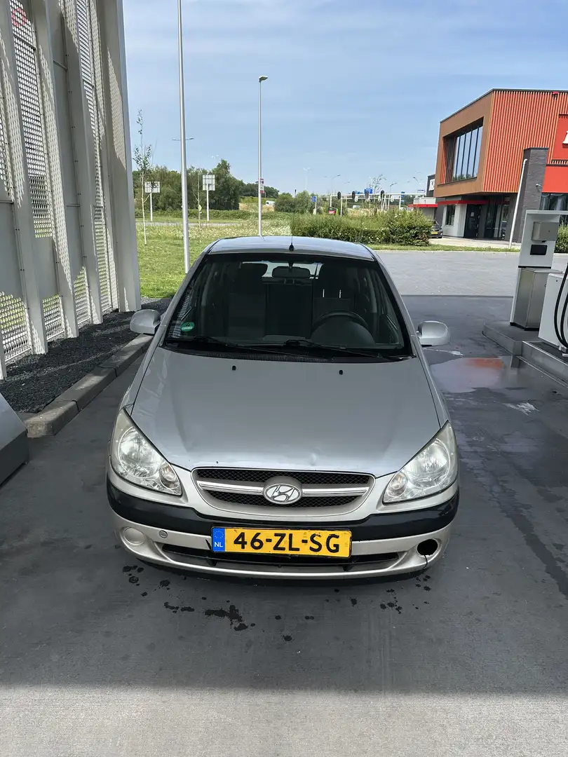 Hyundai Getz 1.1i Active Young Gris - 1