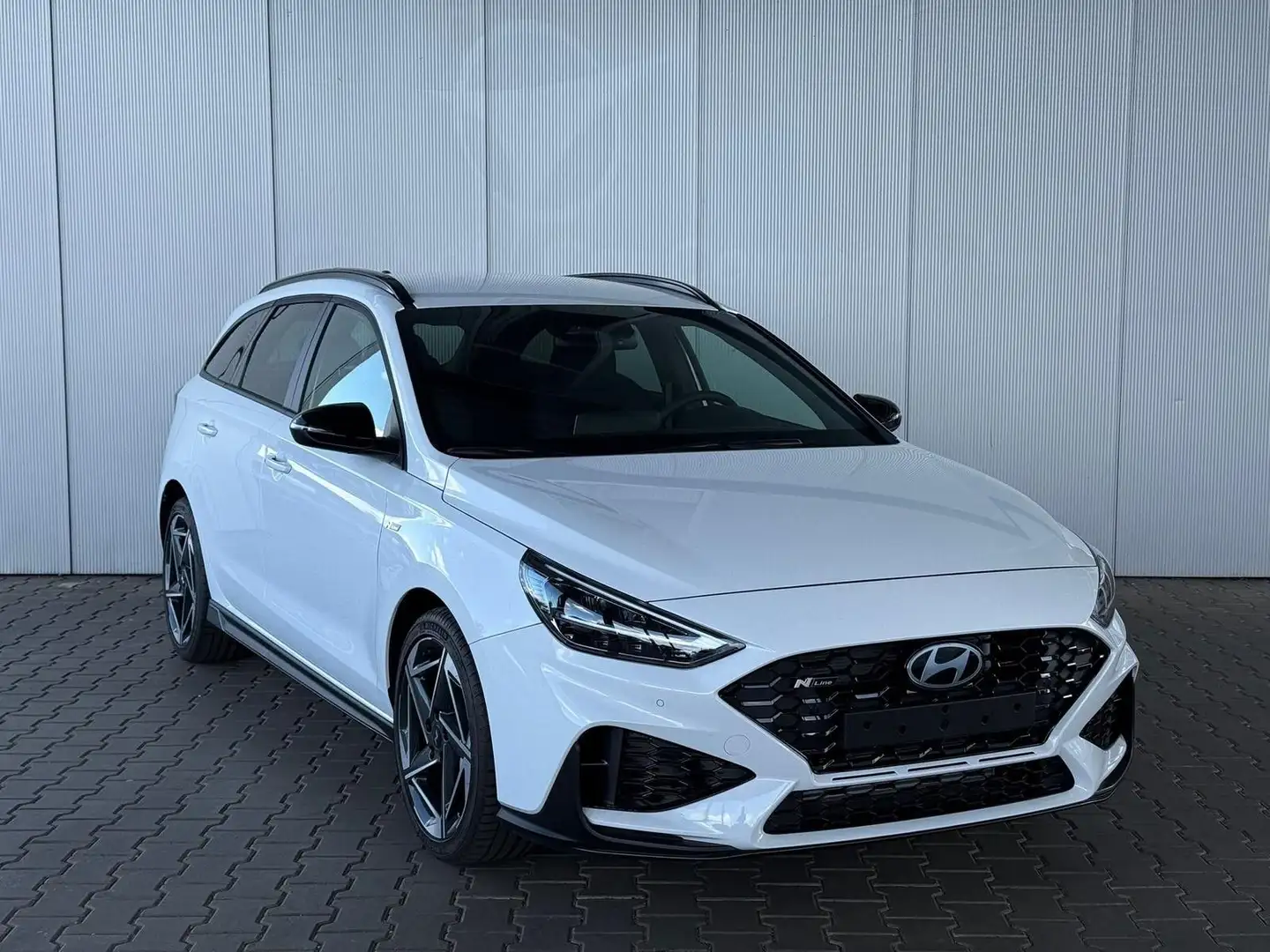 Hyundai i30 1.5T DCT 48V N Line Navi LED Shzg Temp Alu. - 2