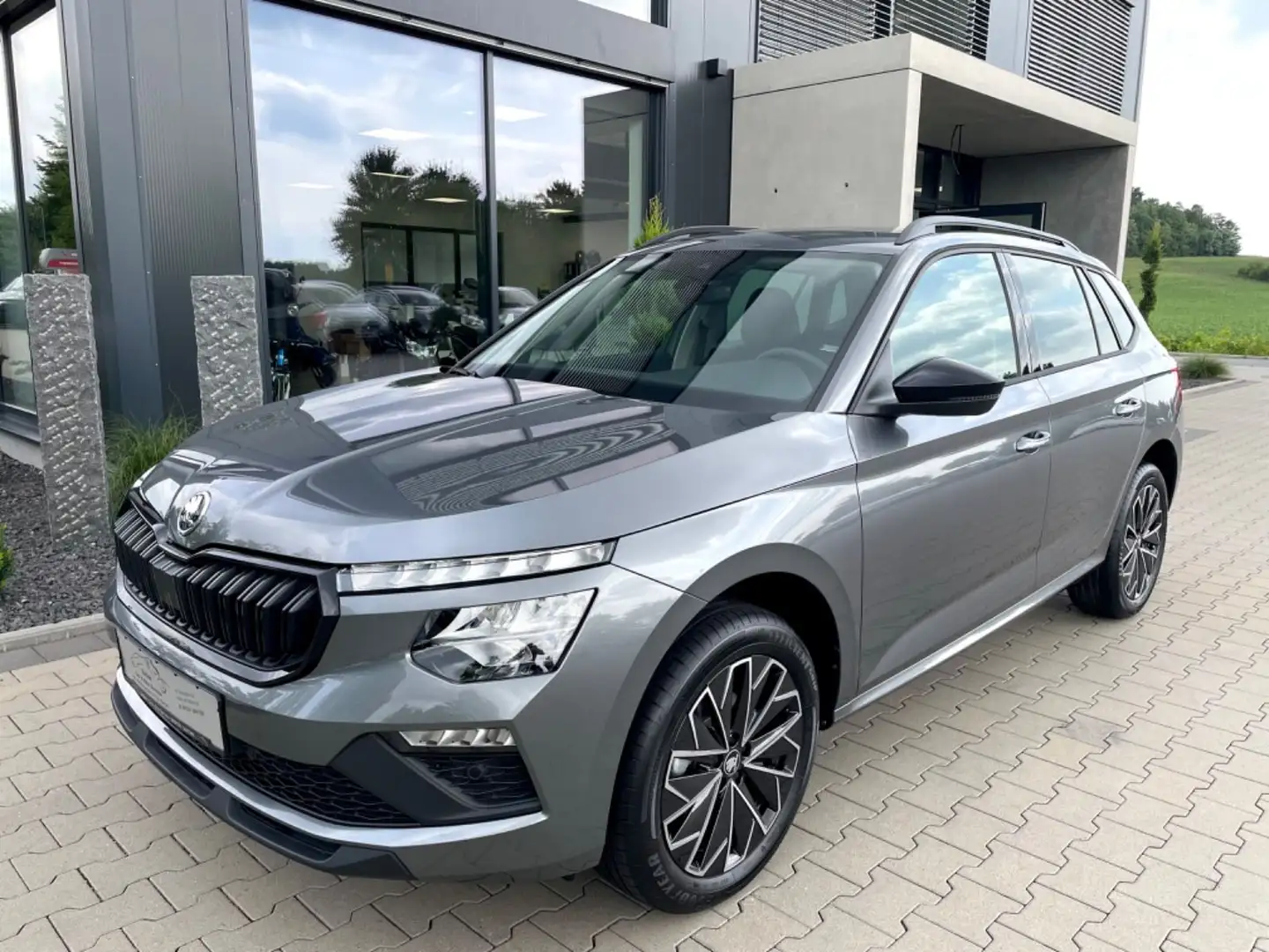 Skoda Kamiq 1.0 TSI DSG Selection/Kamera/Sitzhzg/LED Grau - 1