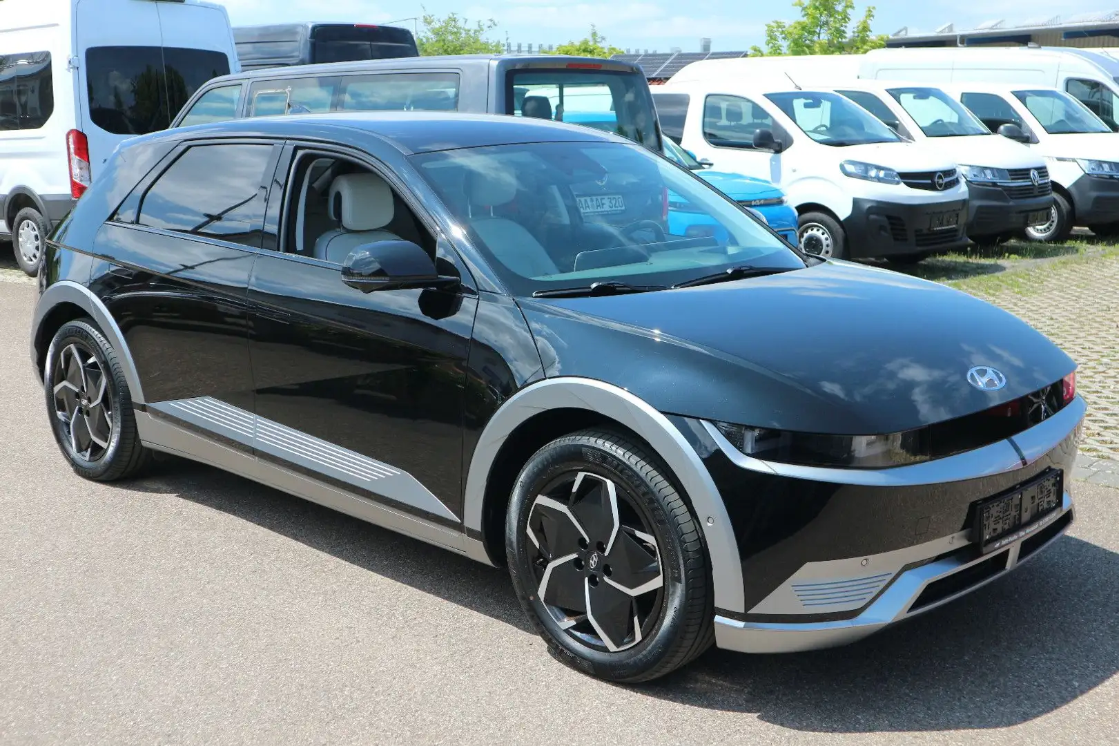 Hyundai IONIQ 5 IONIQ5 Uniq Elektro 72kWh AHK 1600kg Anhängelast Schwarz - 2