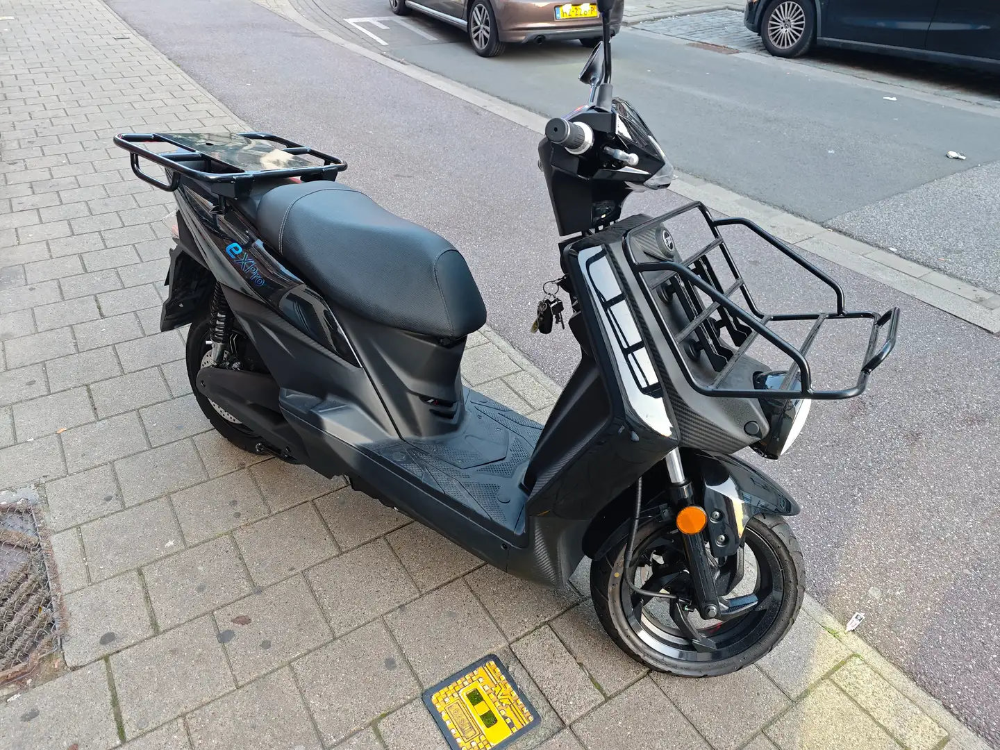 SYM X-Pro e-X'Pro Černá - 1