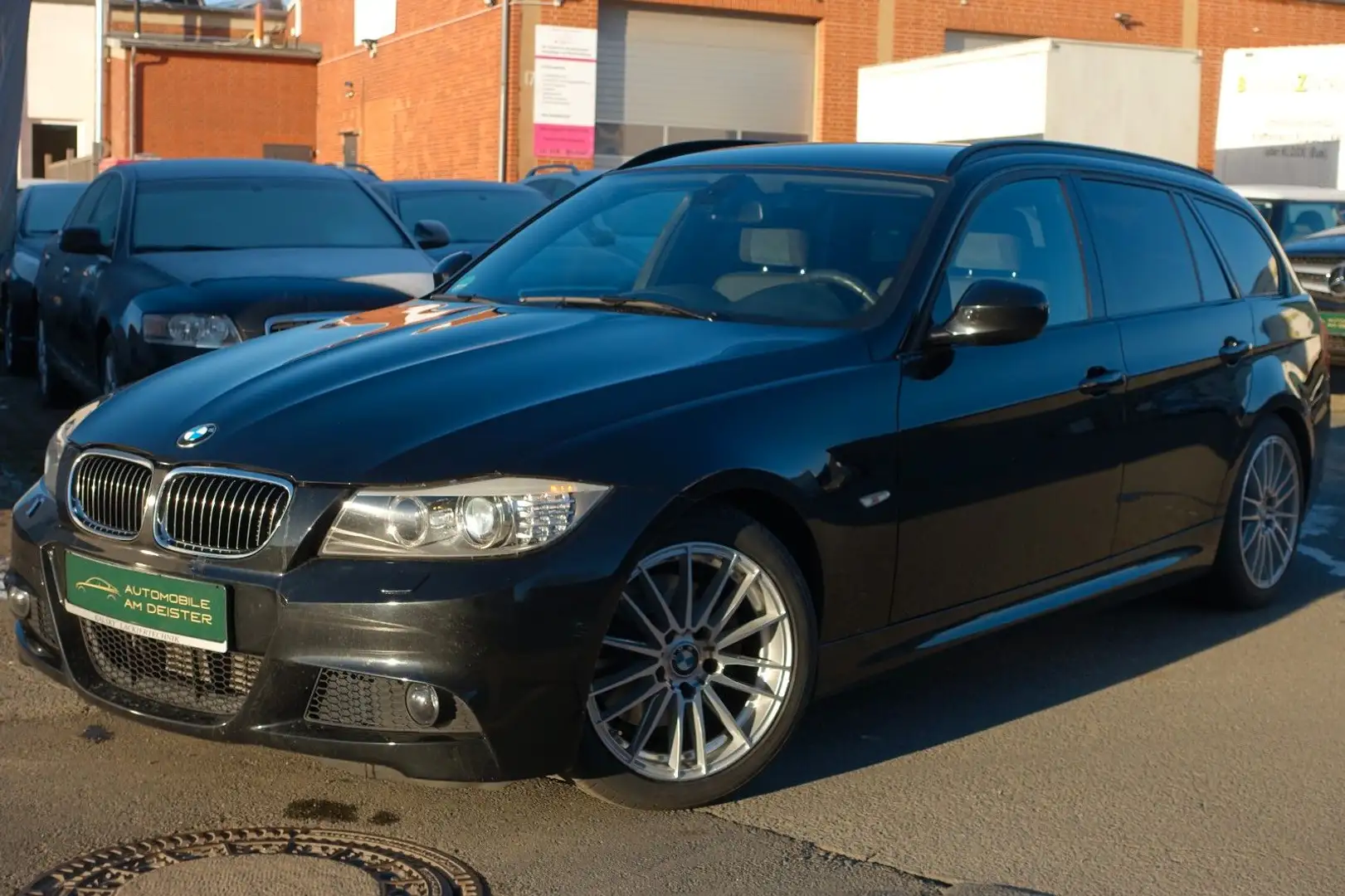 BMW 320 Touring 320d Edition//M-PAKET//XENON*NAVI*AHK*SH Fekete - 2