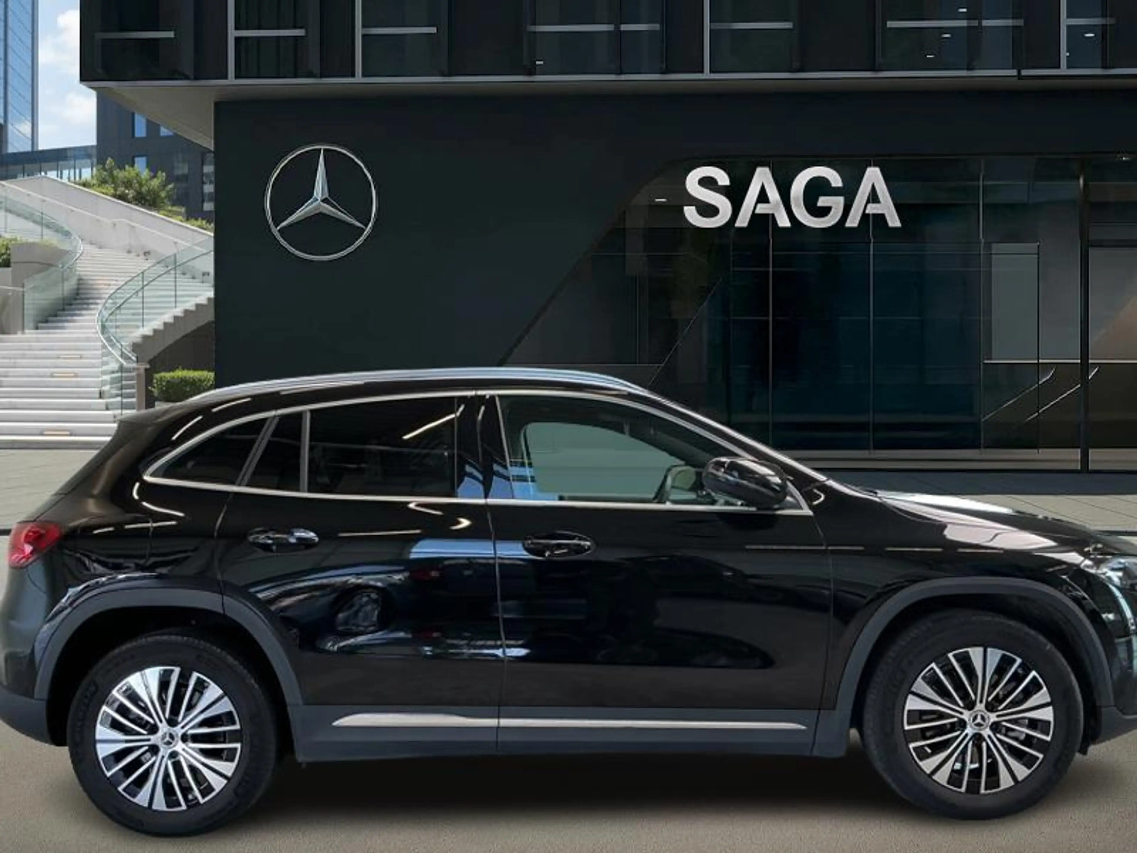 Mercedes-Benz EQA 250 + Luxury Line — photo 4