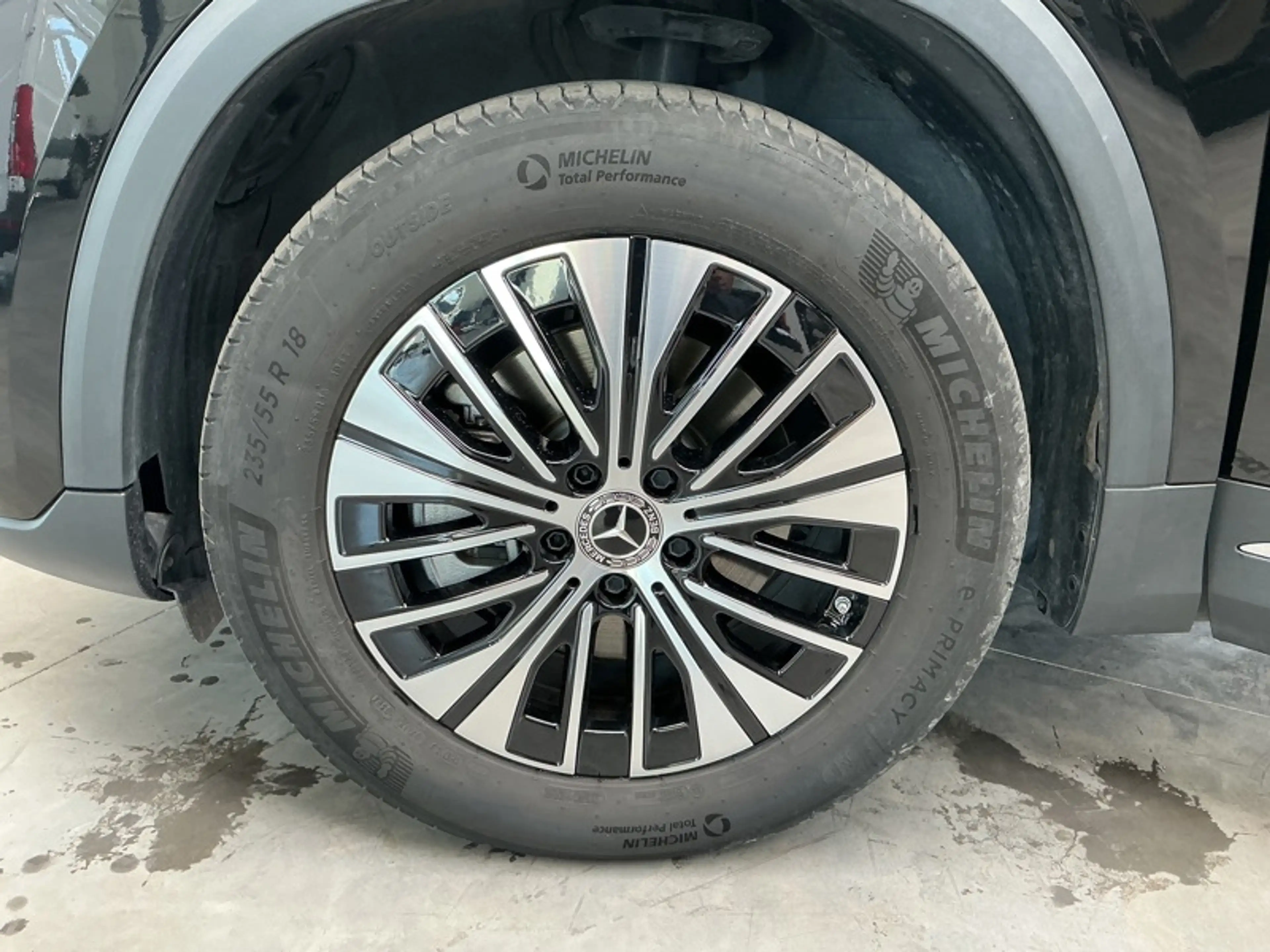 Mercedes-Benz EQA 250 + Luxury Line — photo 8