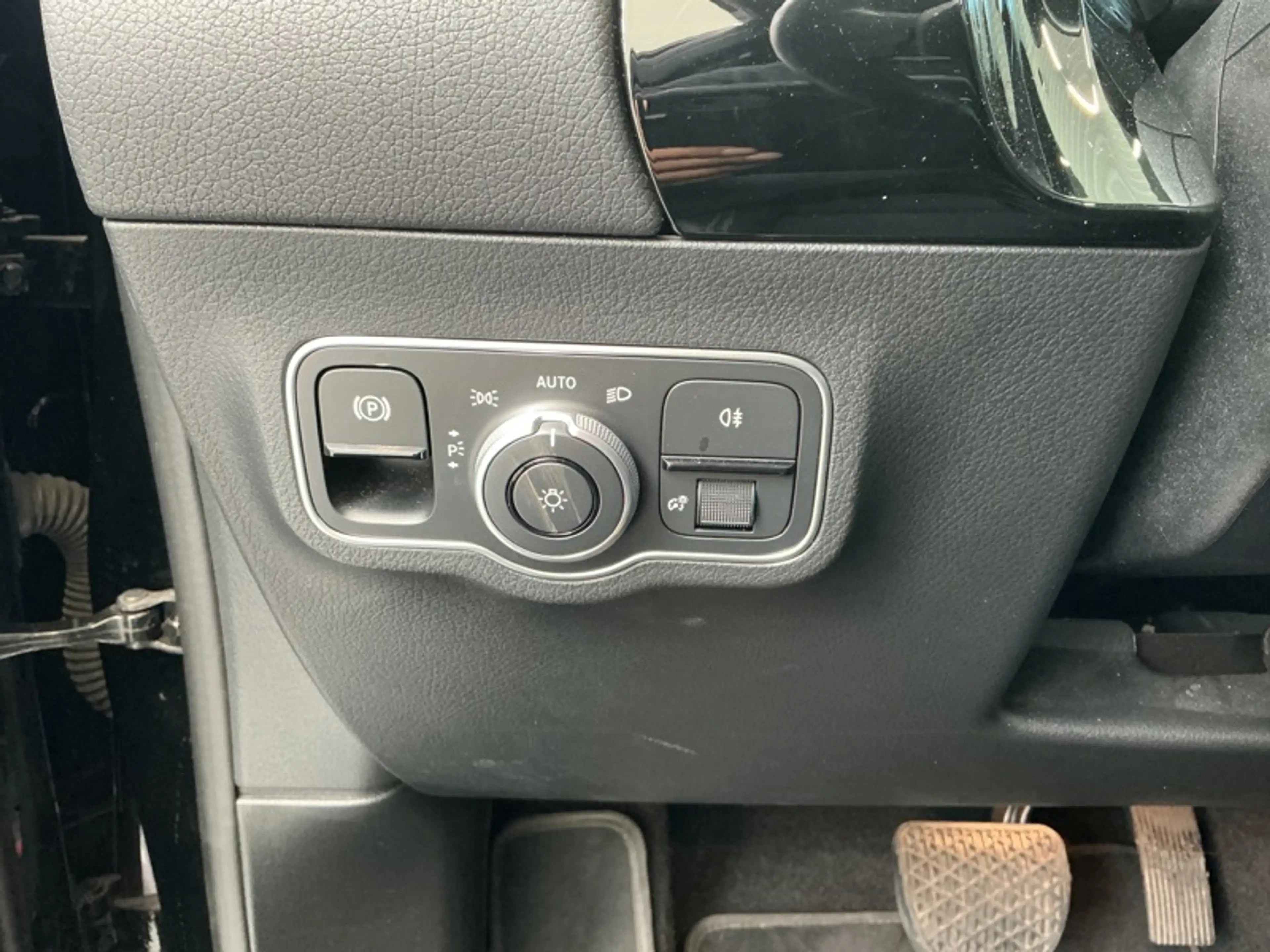 Mercedes-Benz EQA 250 + Luxury Line — photo 14