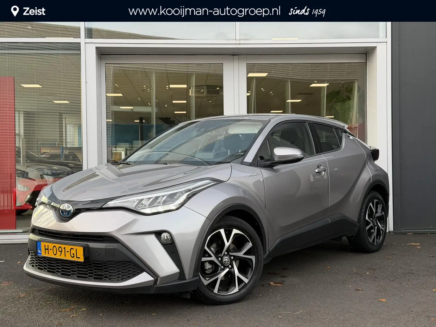 Toyota C-HR 1.8 Hybrid Dynamic Grijs - 1