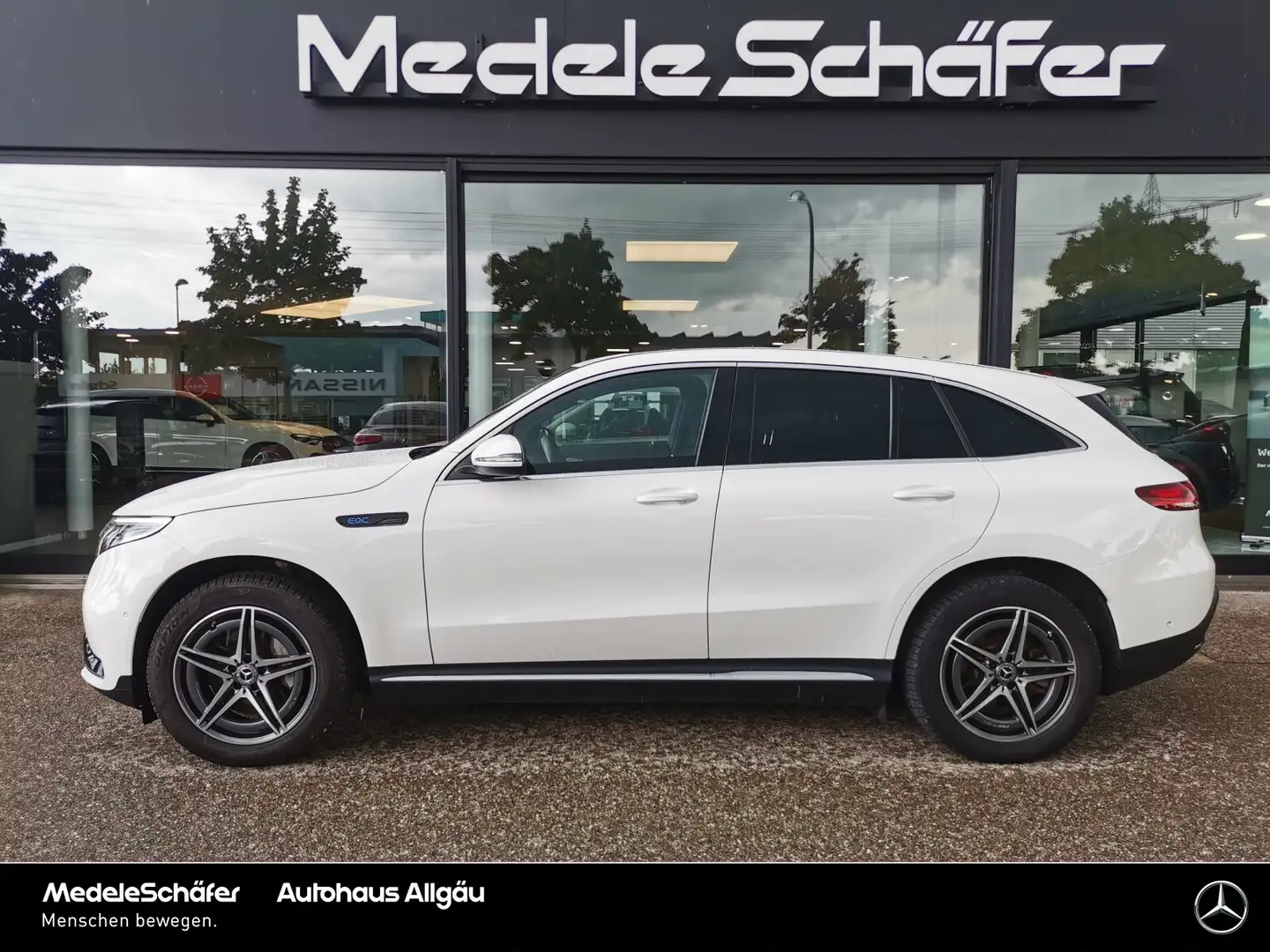 Mercedes-Benz EQC 400 EQC 400 4M AMG AHK Sound Ambi Kam SHD Multi LED Blanc - 2