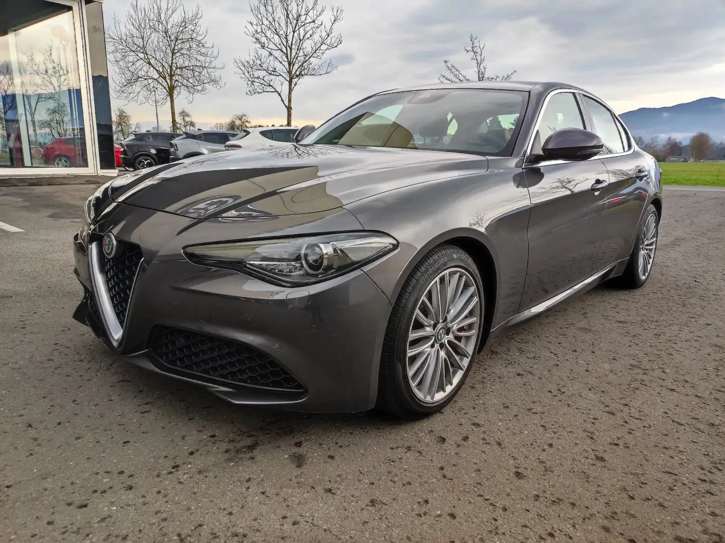 Alfa Romeo Giulia Super 2,2 180 RWD Automatik Grau - 1