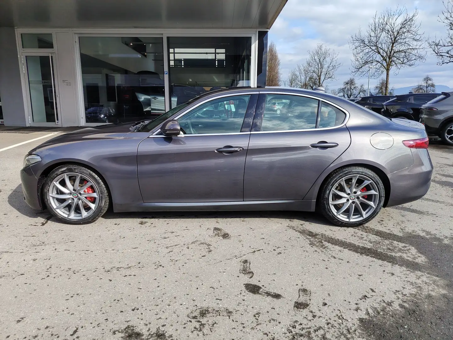 Alfa Romeo Giulia Super 2,2 180 RWD Automatik Grau - 2