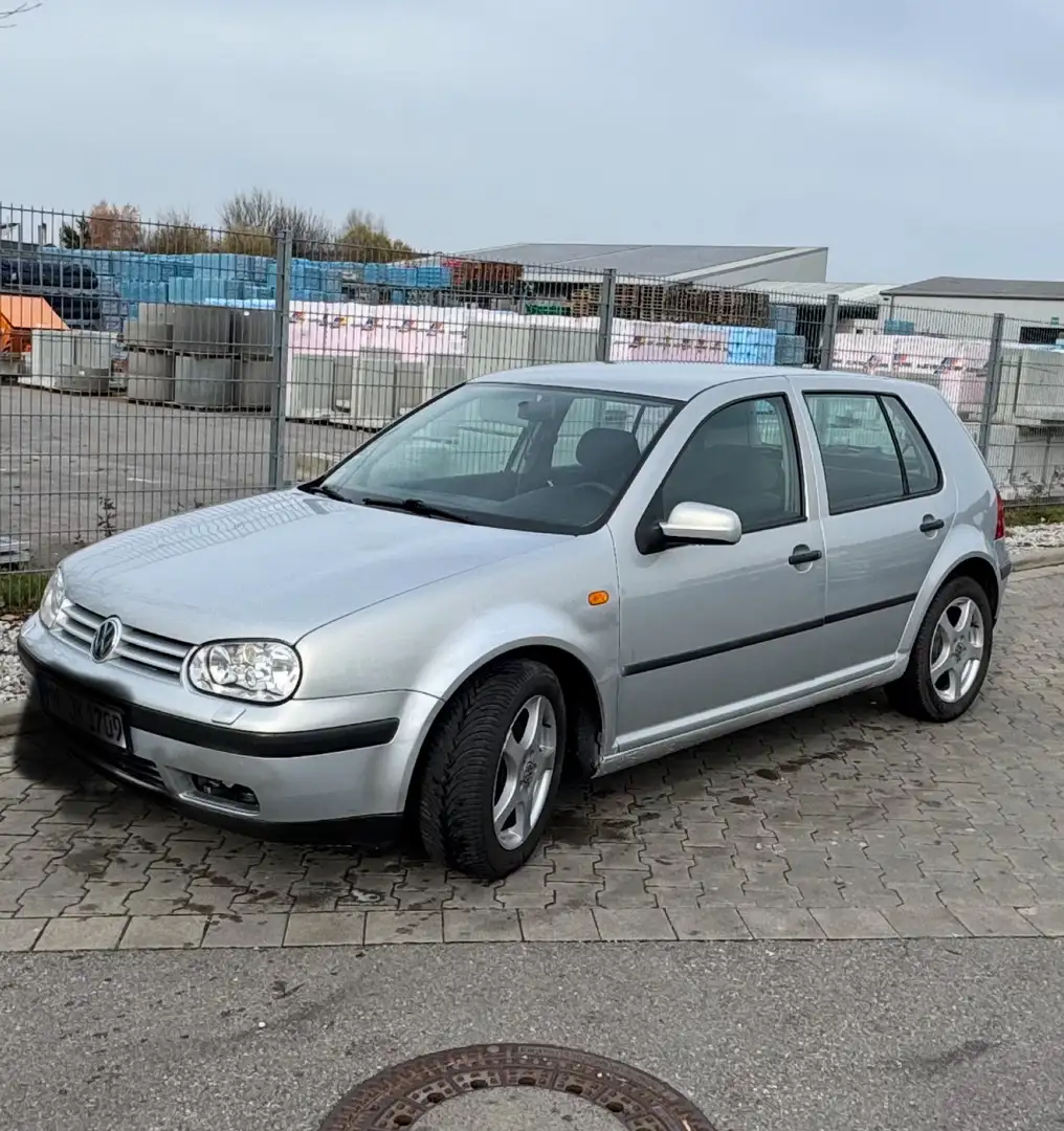 Volkswagen Golf 2.0 - 1