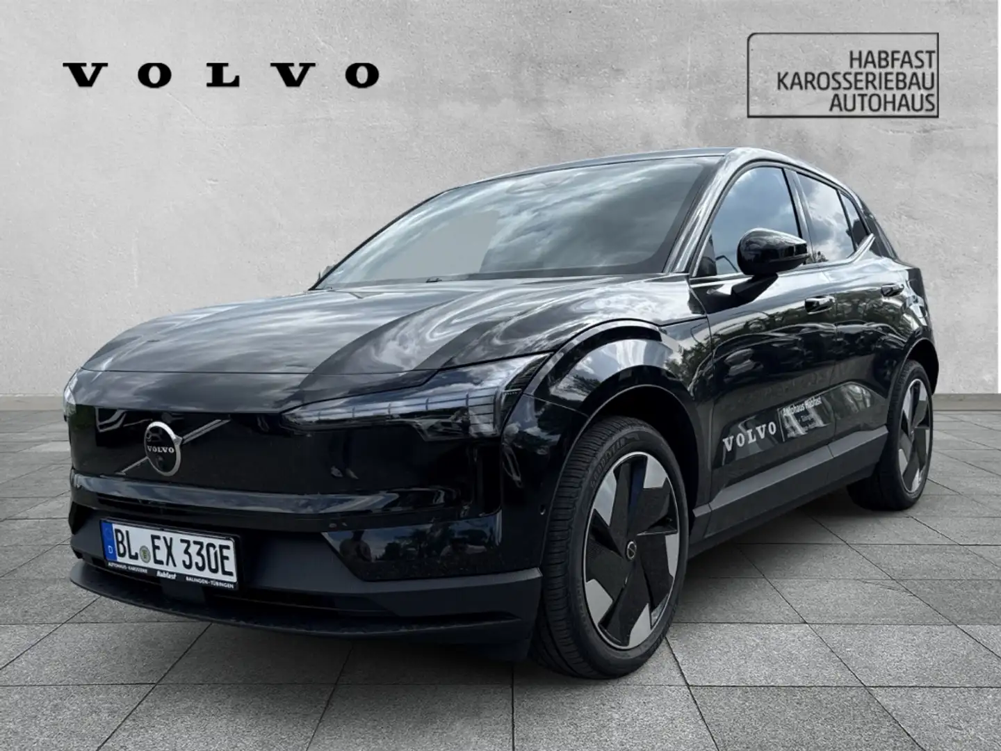 Volvo EX30 Twin Motor Performance Ultra AWD StandHZG Panorama Schwarz - 1