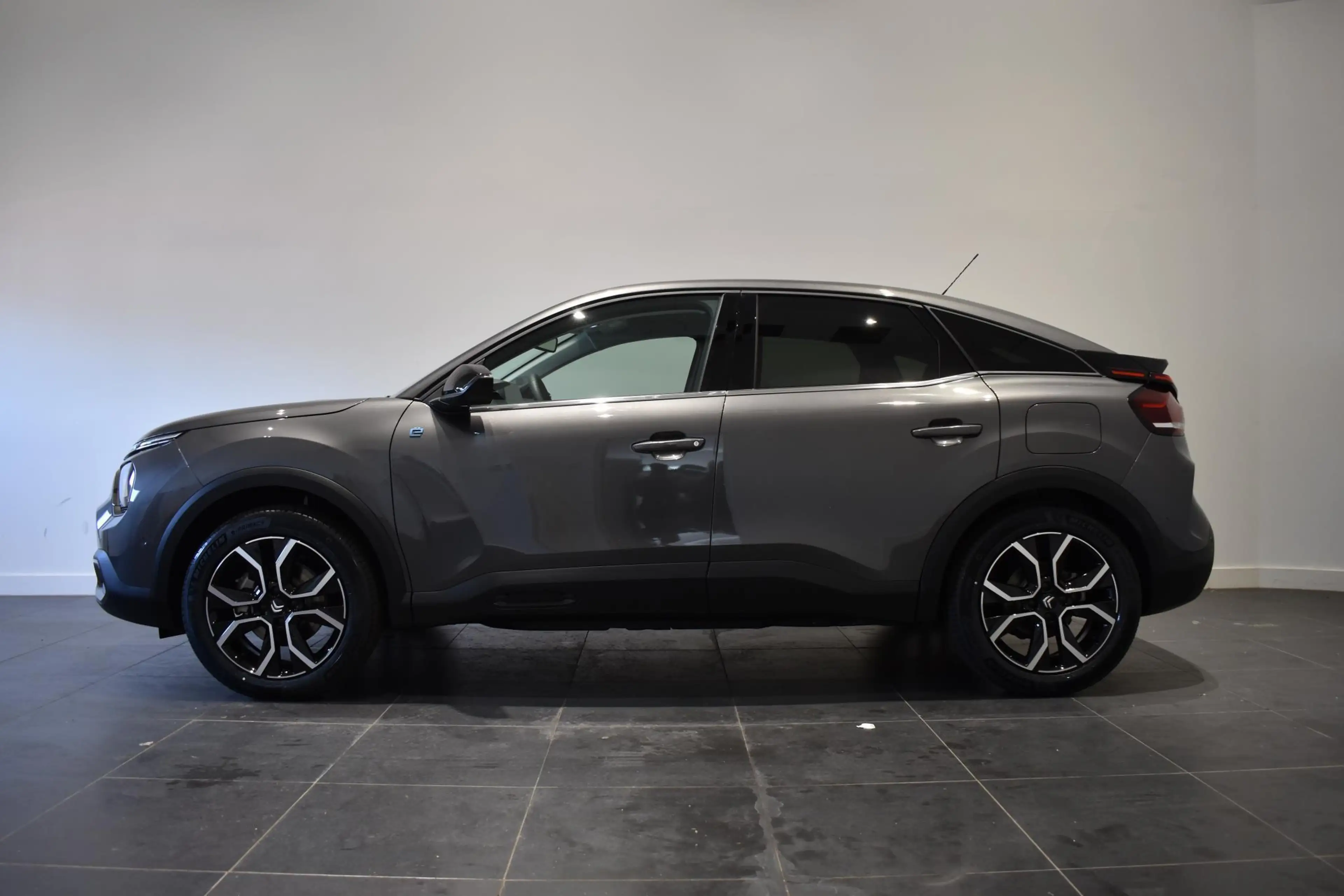 Citroen E-C4 Electric Shine 50 kWh Camera/ leder & verwarmde massage sto — photo 4