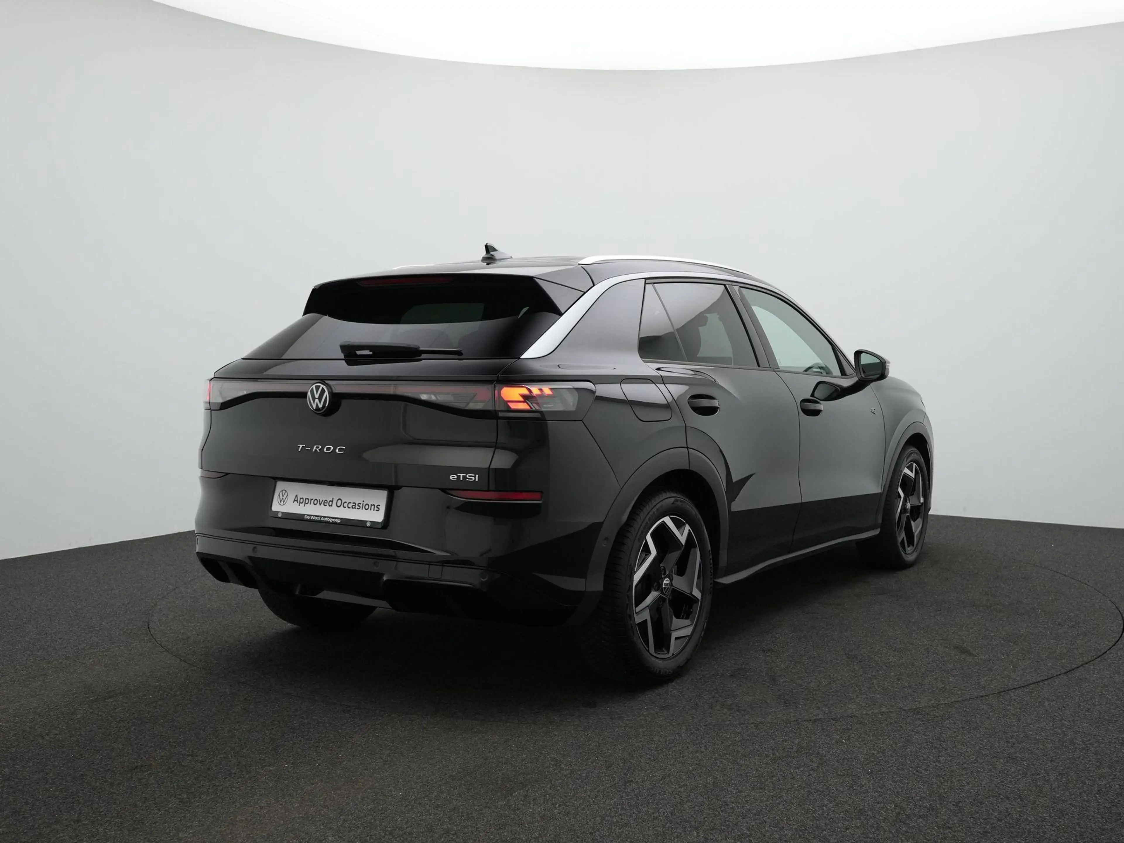 Volkswagen T-Roc 1.5 eTsi 150pk R-Line First Edition | Adaptive Cru — photo 5