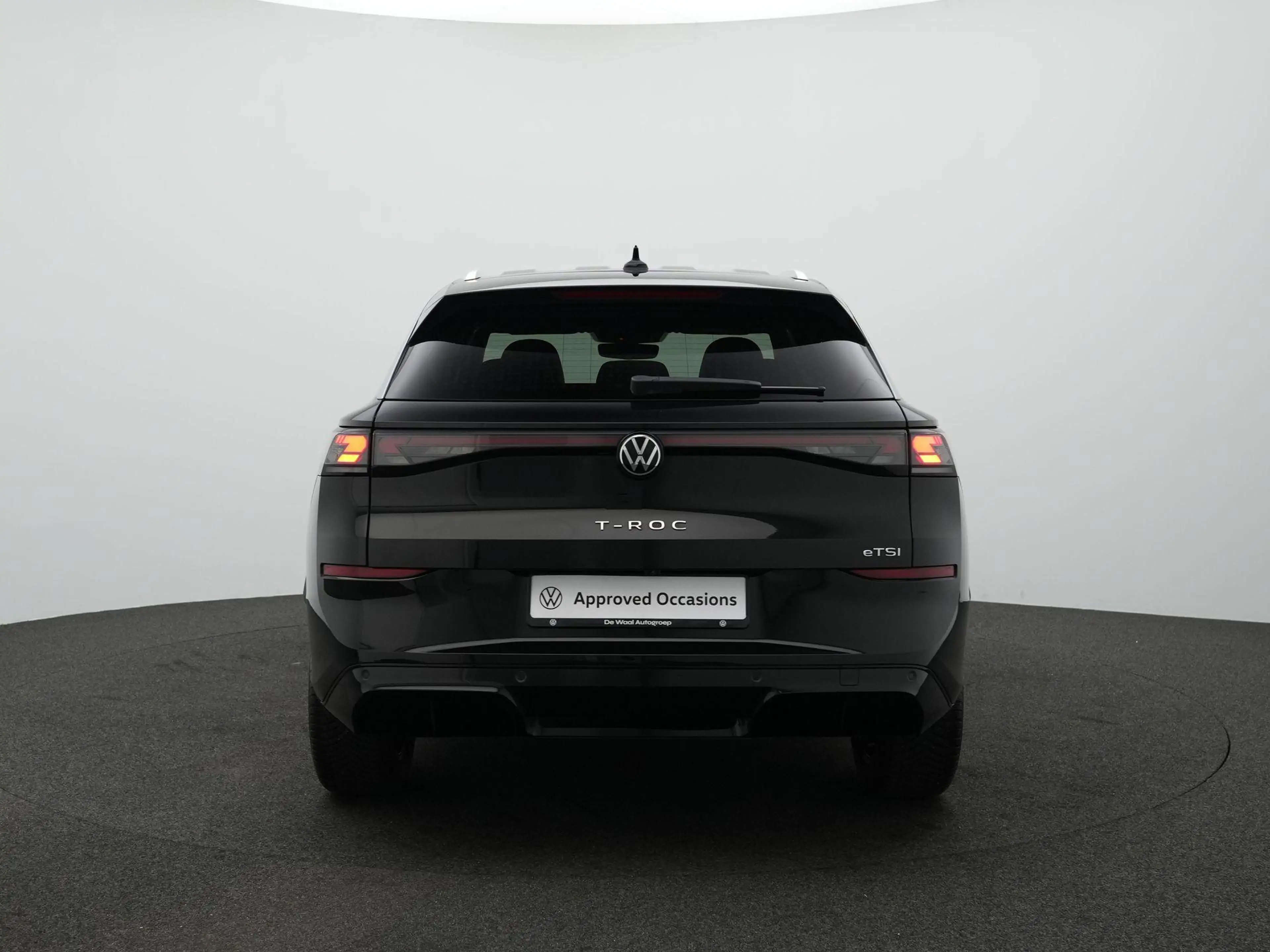 Volkswagen T-Roc 1.5 eTsi 150pk R-Line First Edition | Adaptive Cru — photo 6