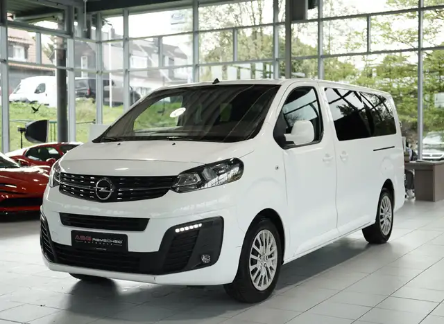 Opel Zafira view 4